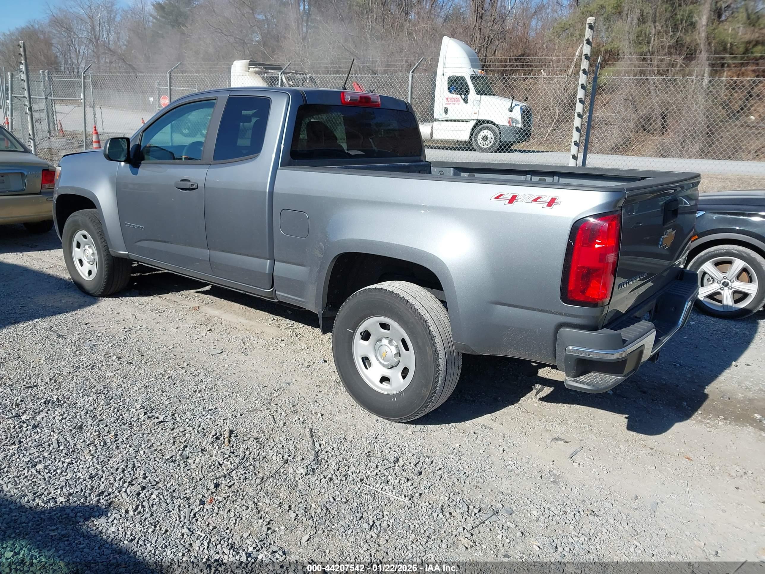 CHEVROLET COLORADO image 3