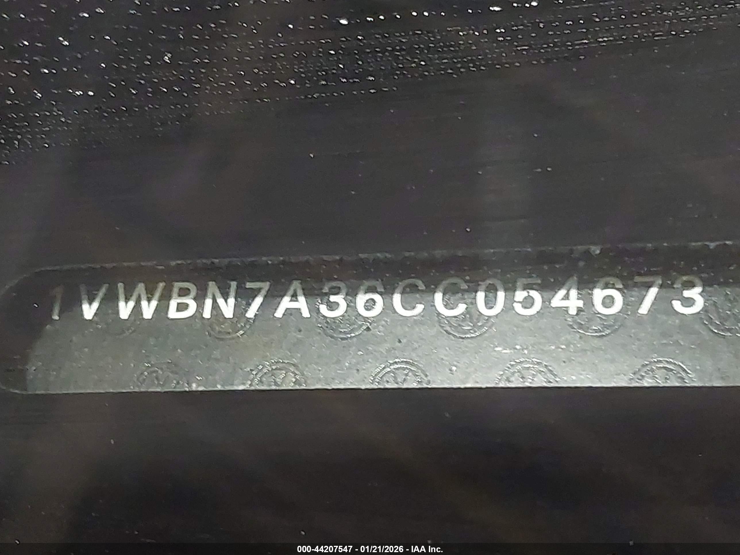 VOLKSWAGEN PASSAT image 9
