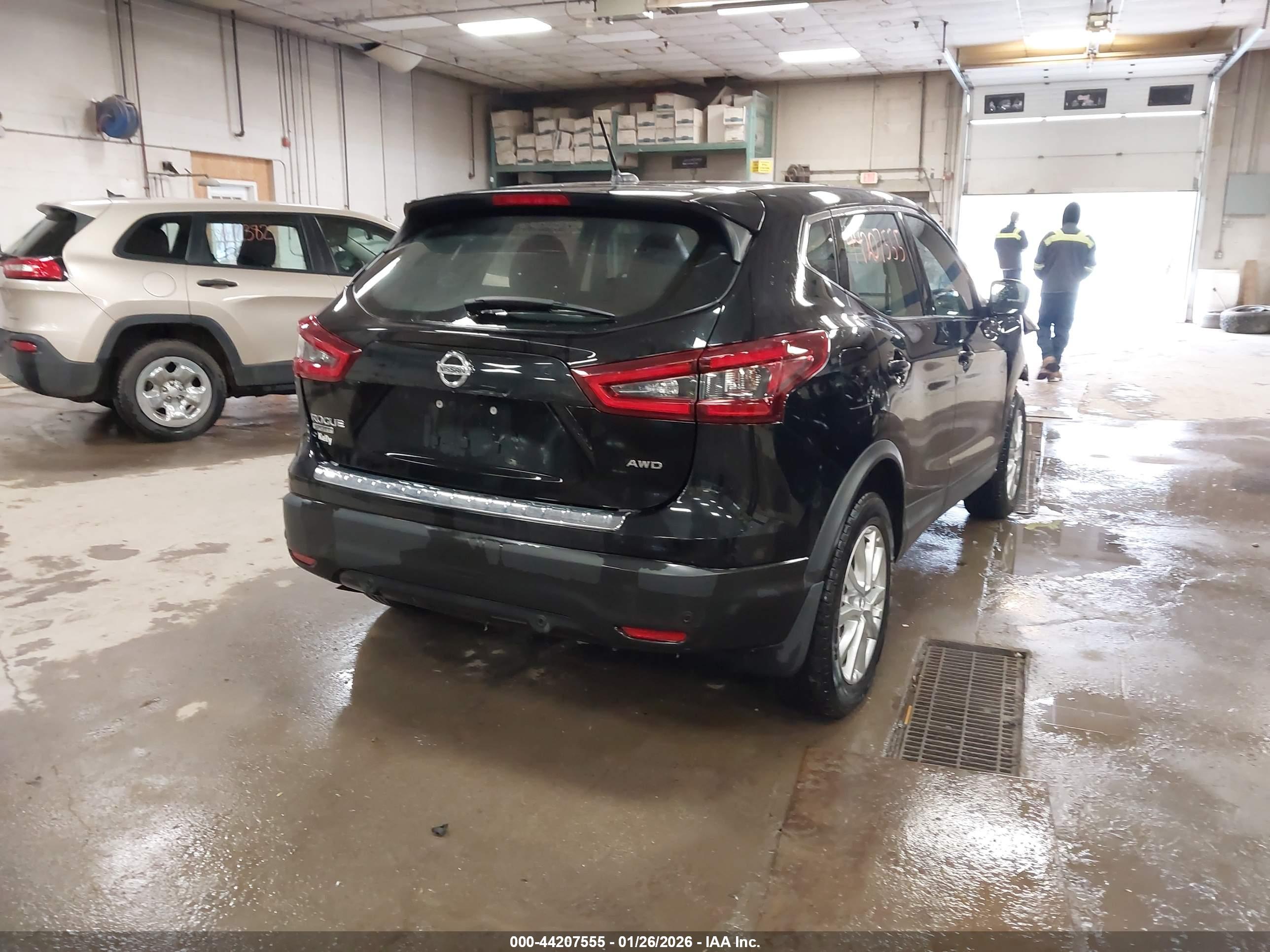 NISSAN ROGUE image 4