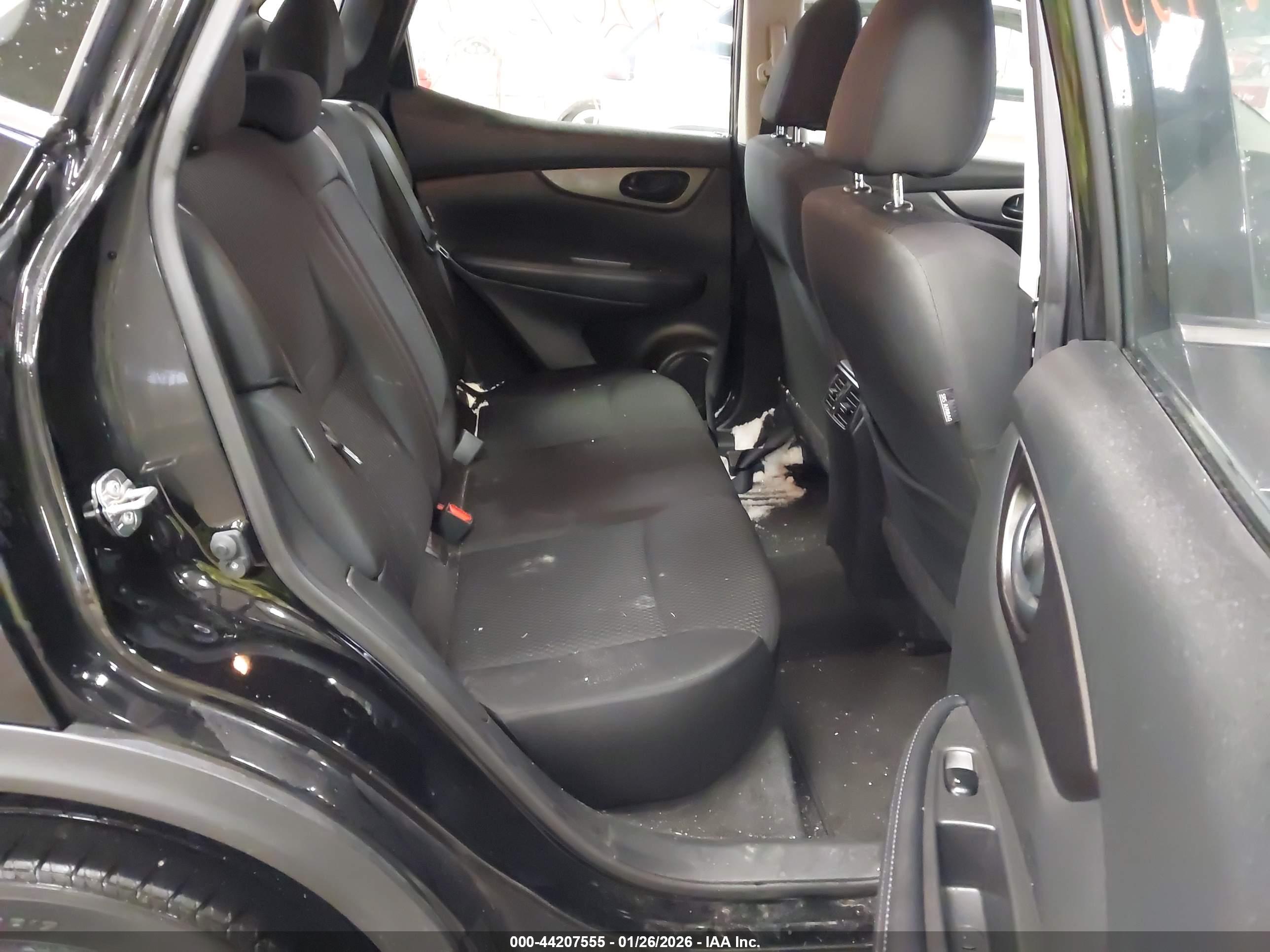 NISSAN ROGUE image 8