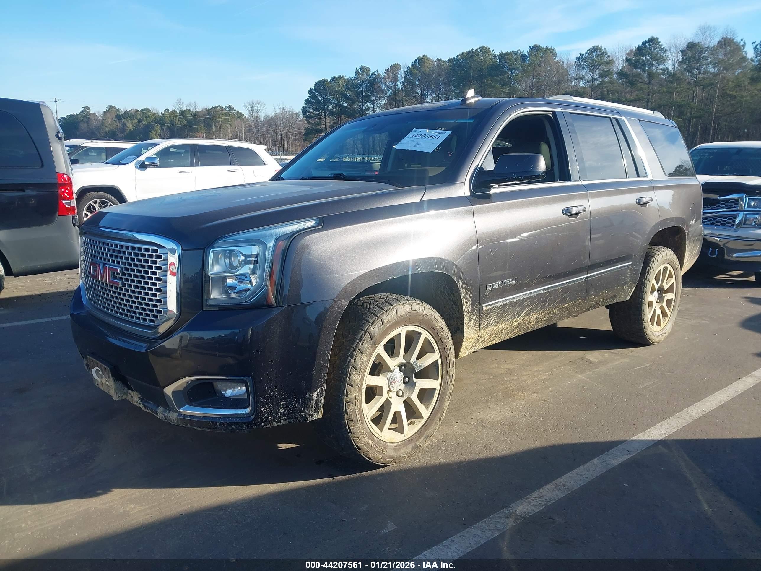 GMC YUKON image 2