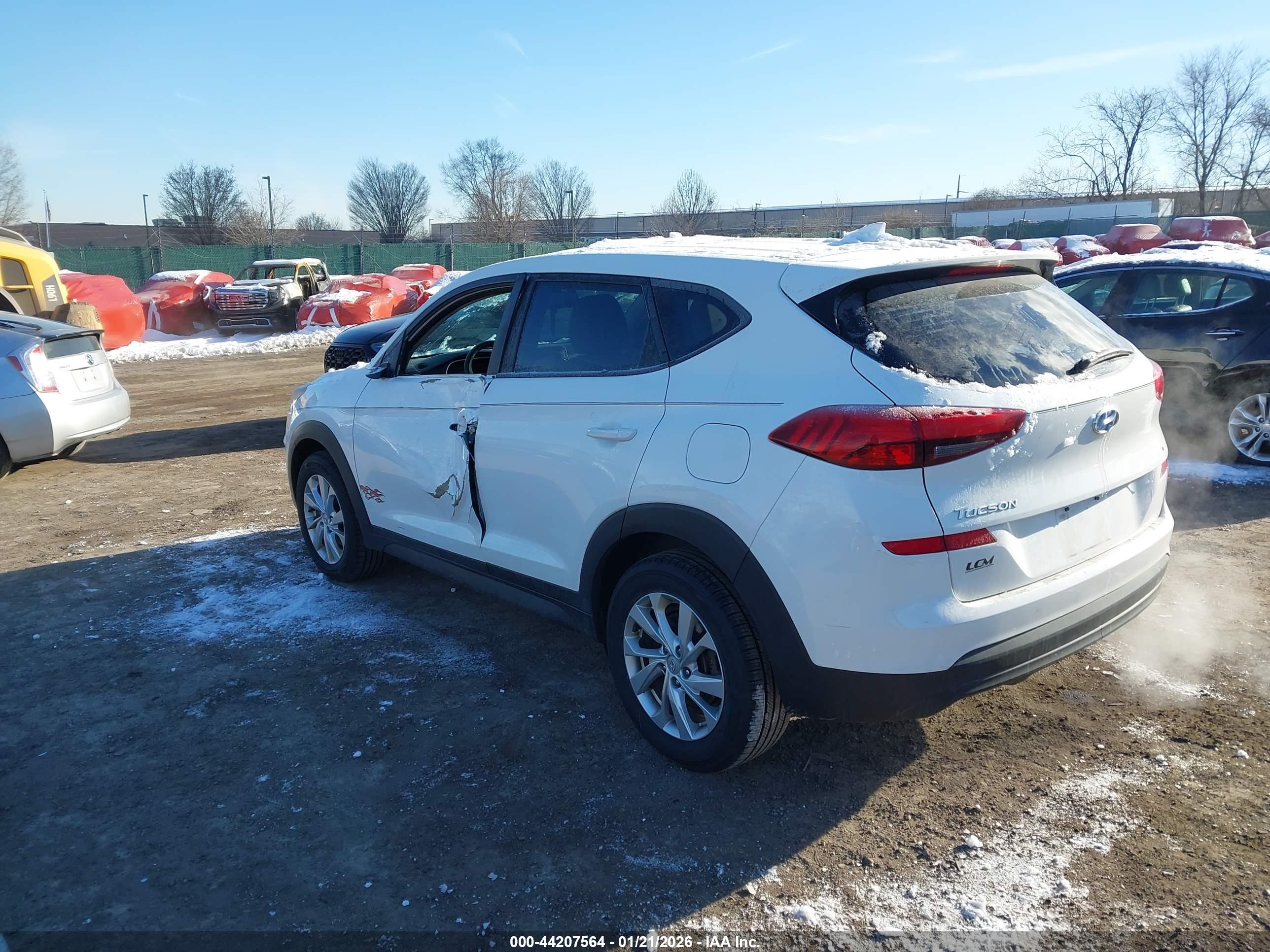 HYUNDAI TUCSON image 3