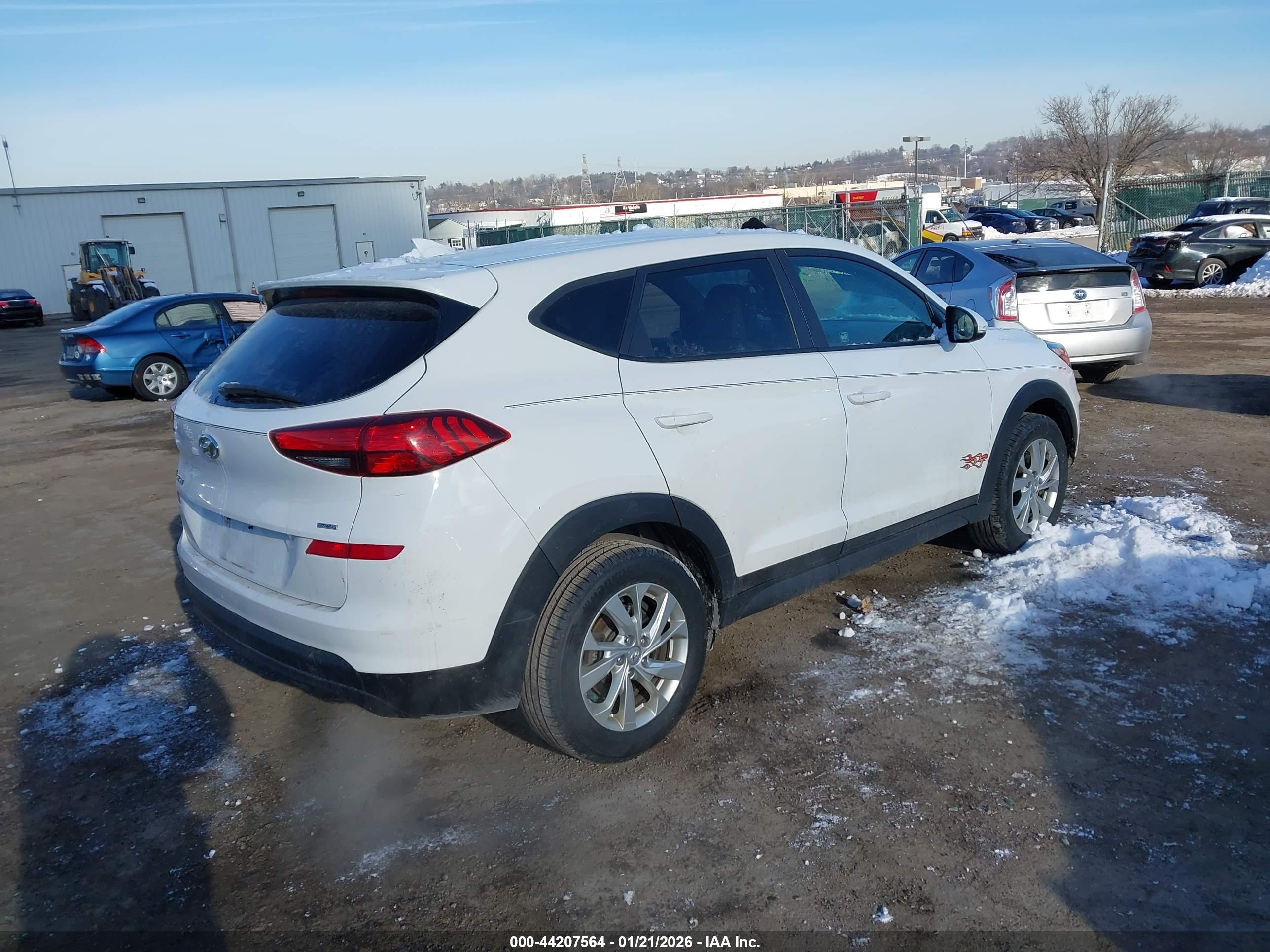HYUNDAI TUCSON image 4