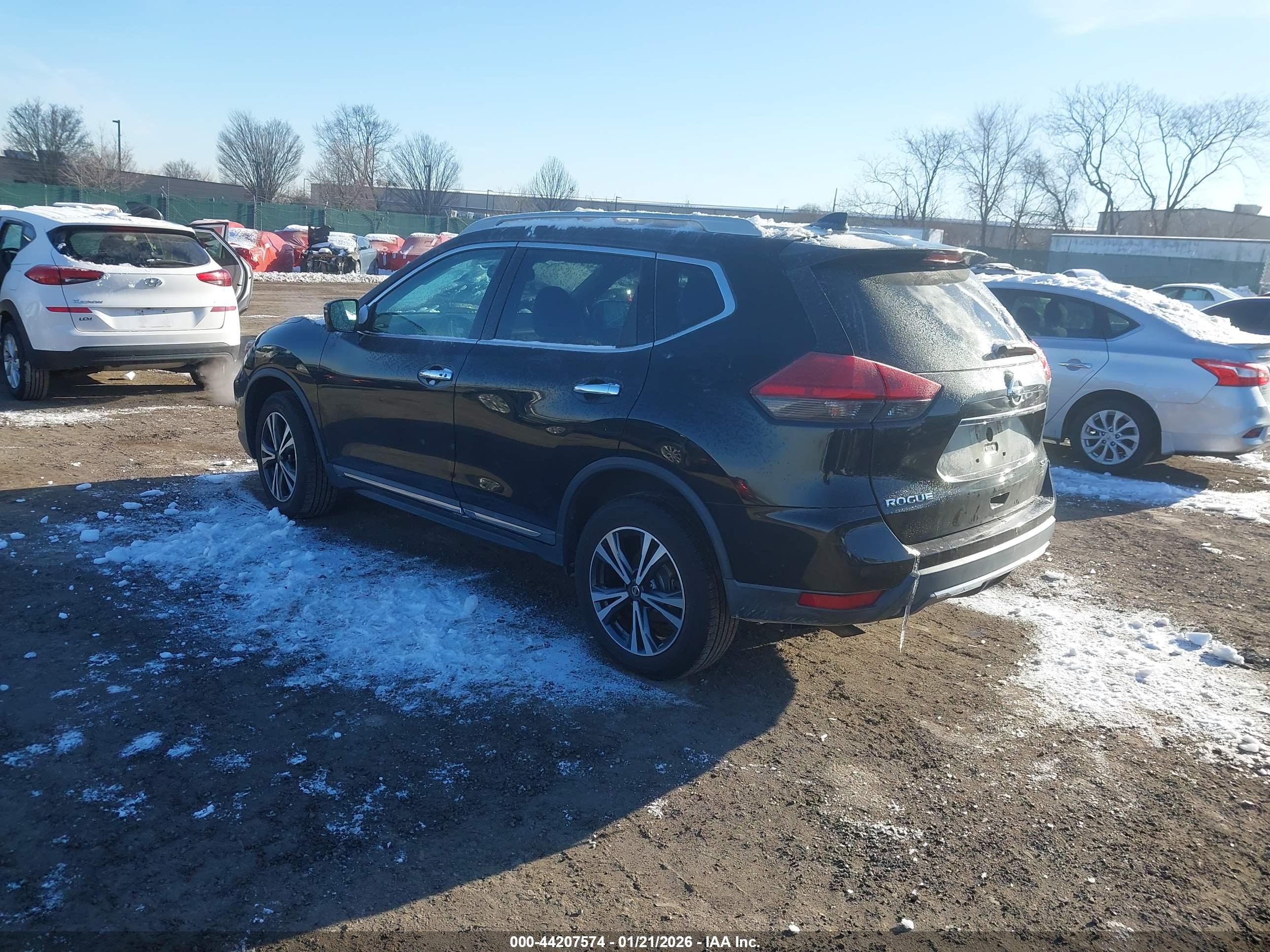 NISSAN ROGUE image 3