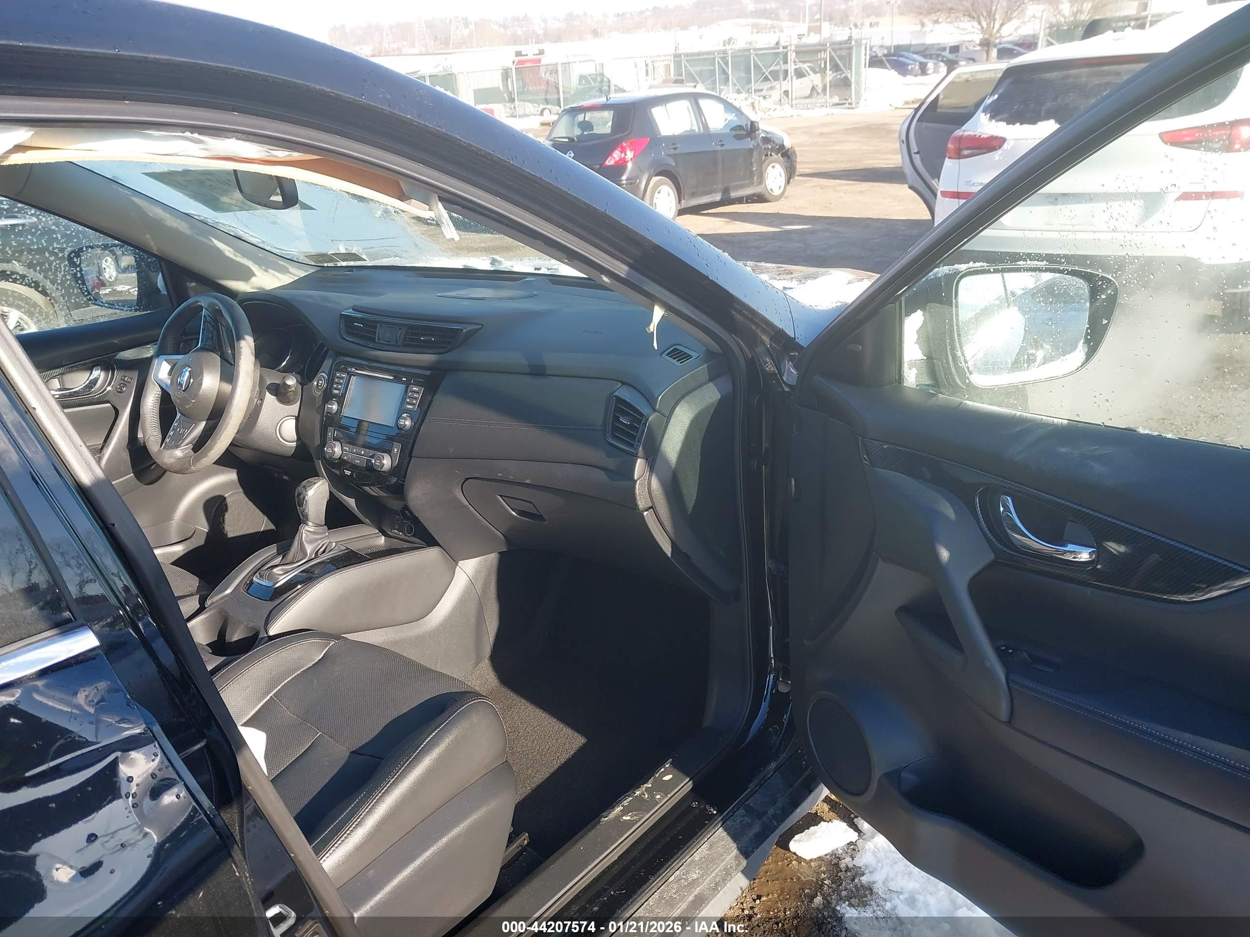 NISSAN ROGUE image 5