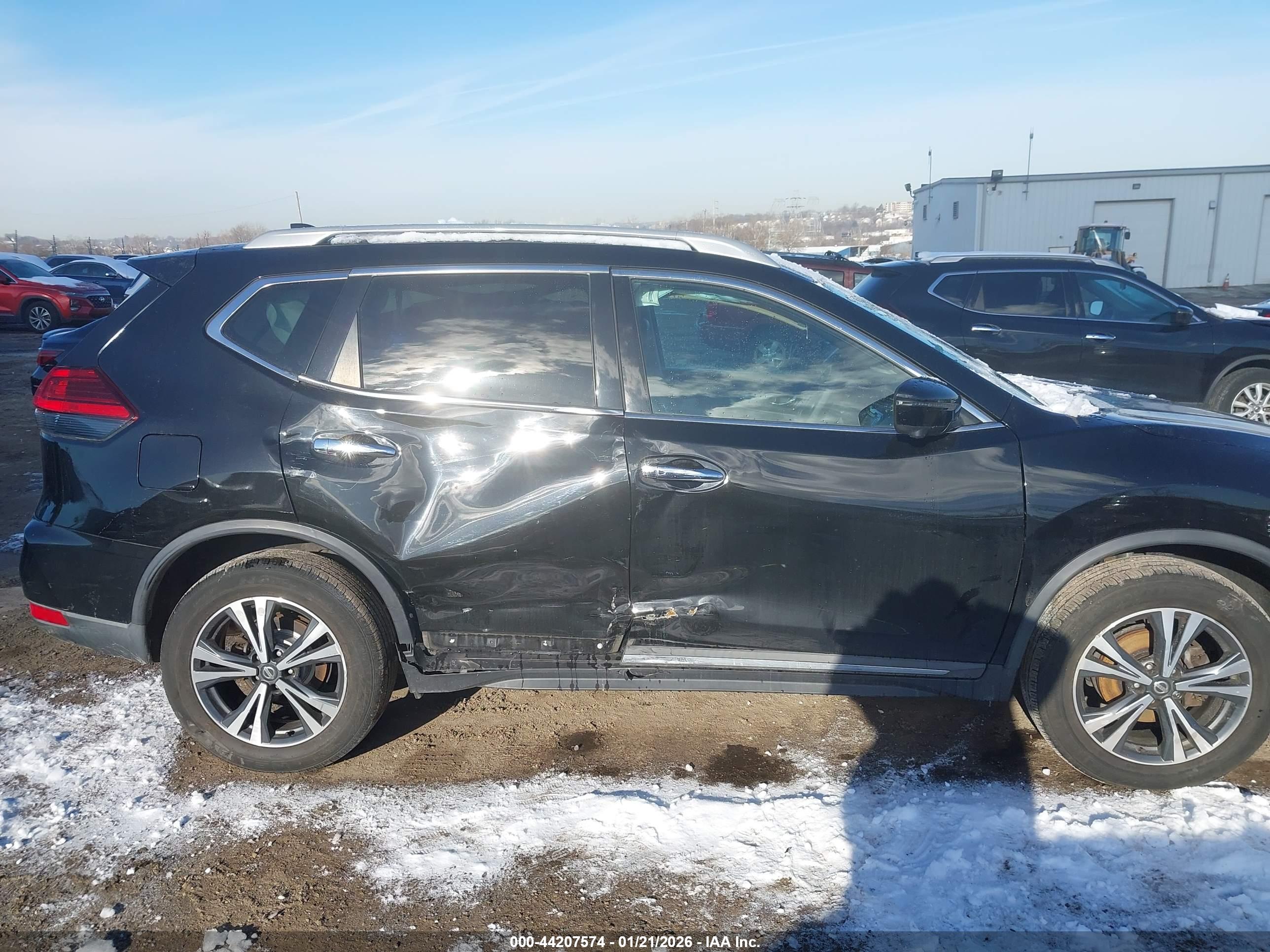 NISSAN ROGUE image 6