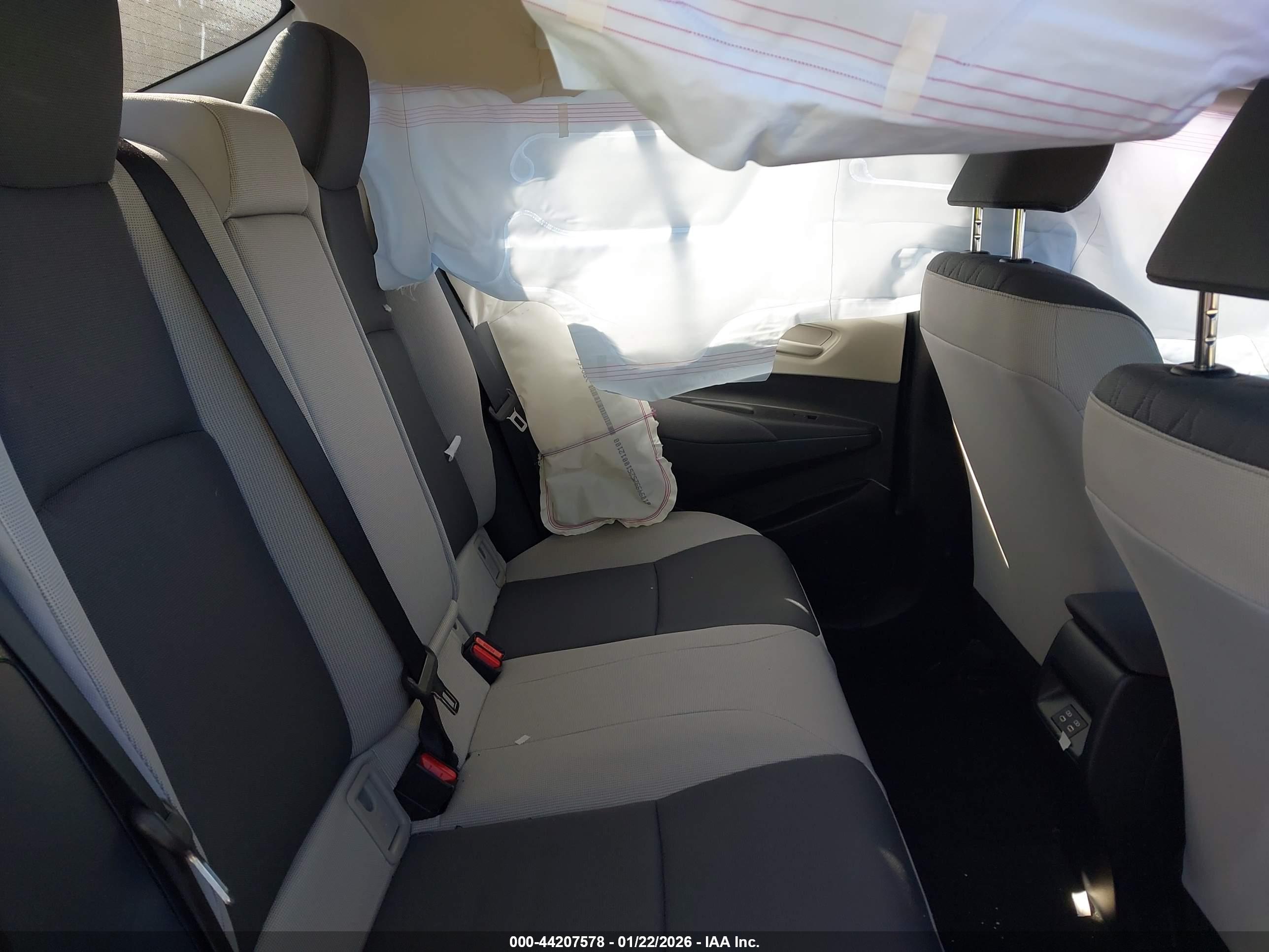 TOYOTA COROLLA image 8