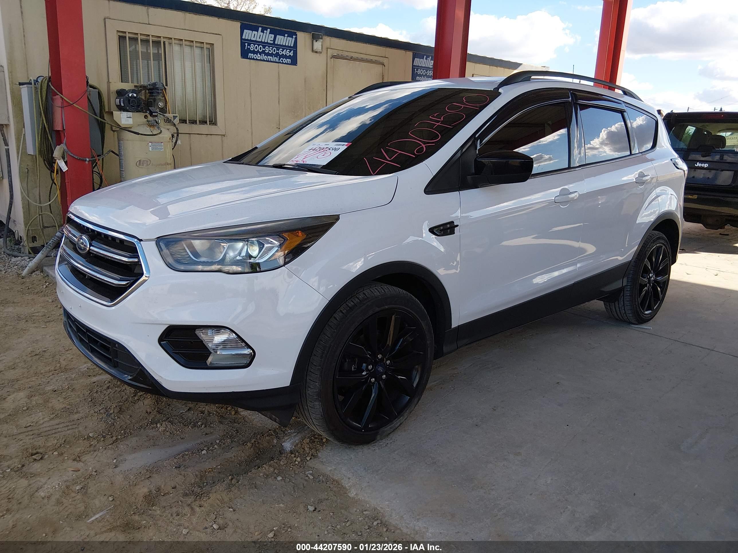 FORD ESCAPE image 2