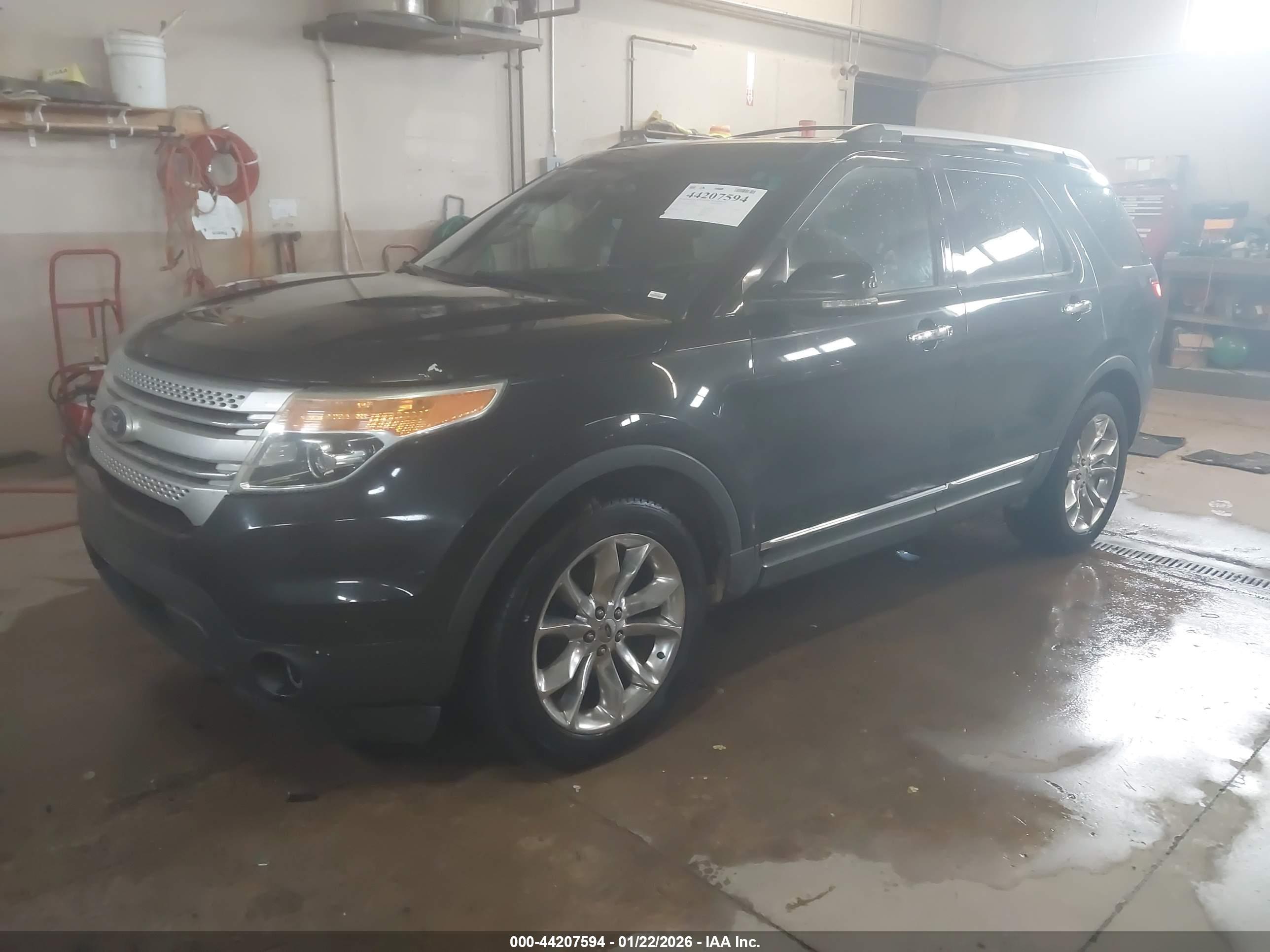 FORD EXPLORER image 2