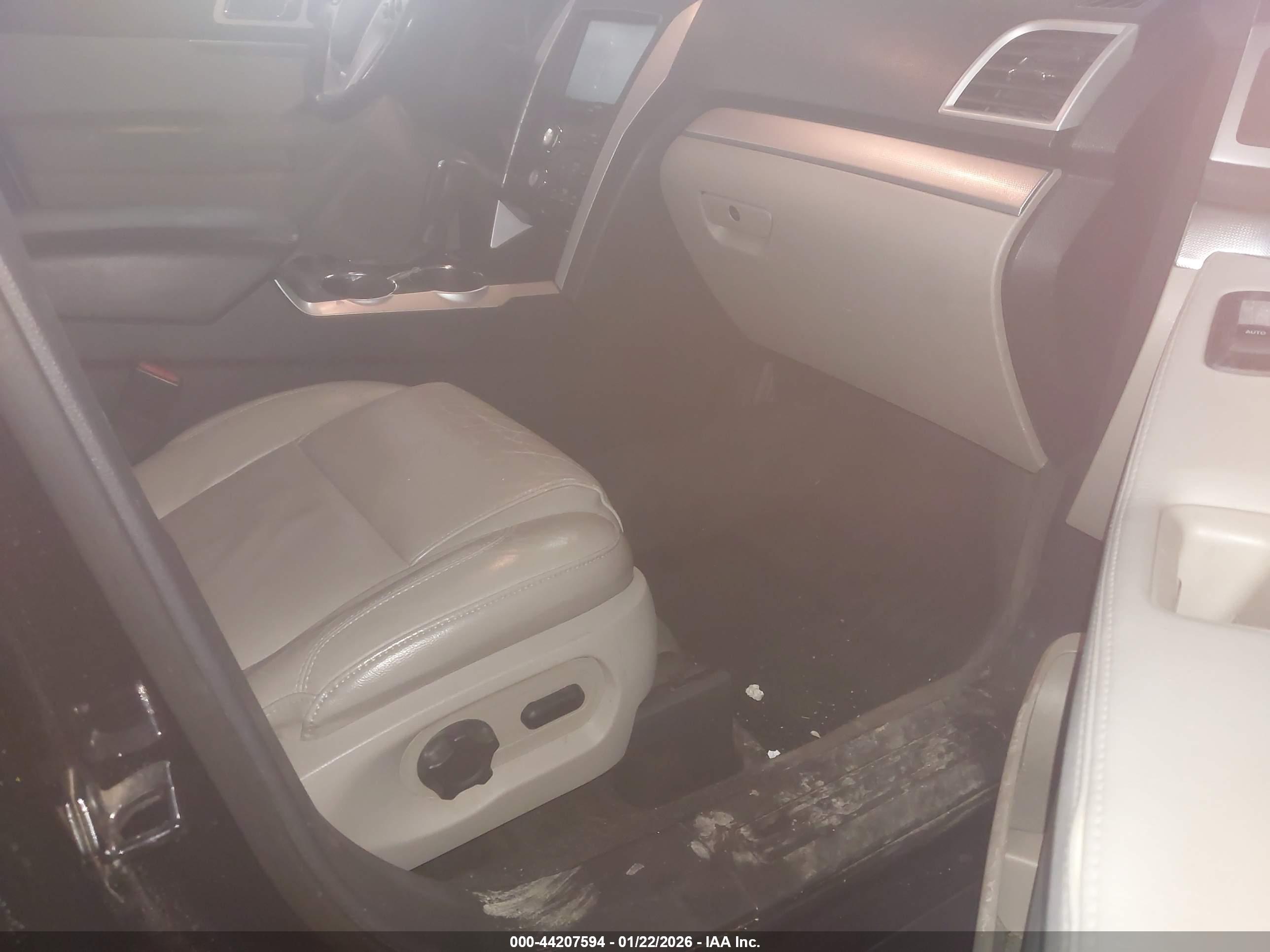 FORD EXPLORER image 5
