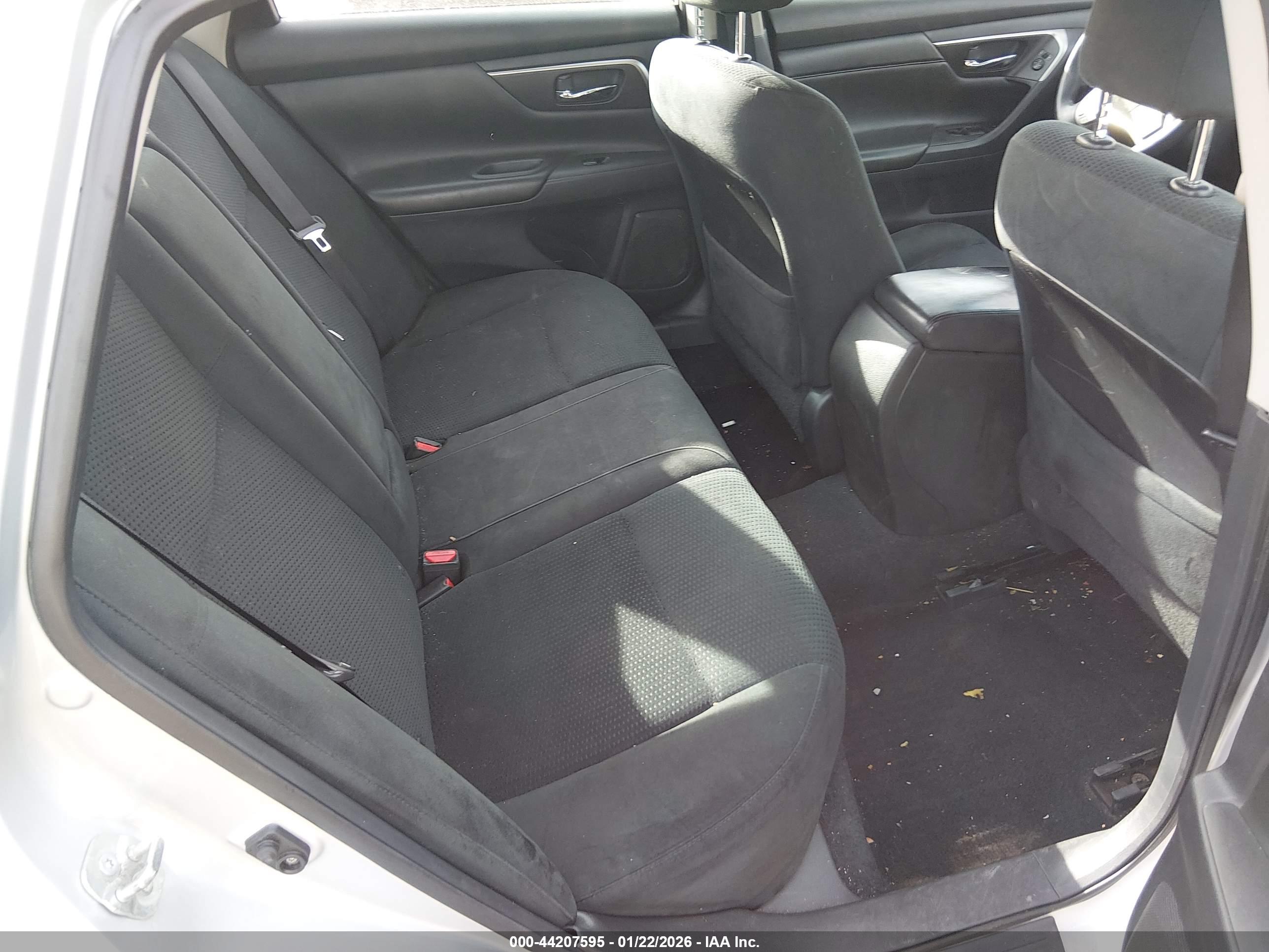 NISSAN ALTIMA image 8