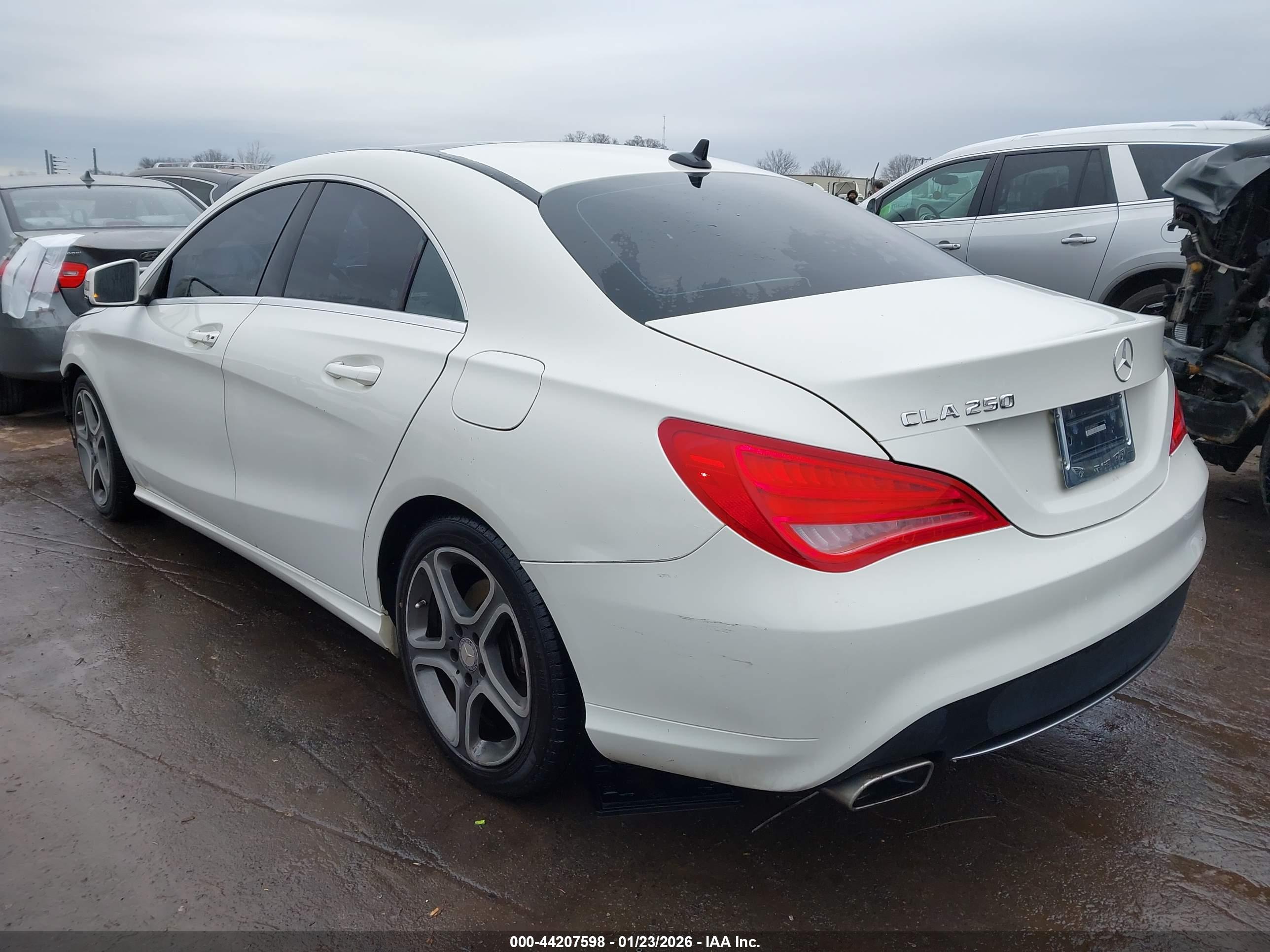 MERCEDES-BENZ CLA image 3