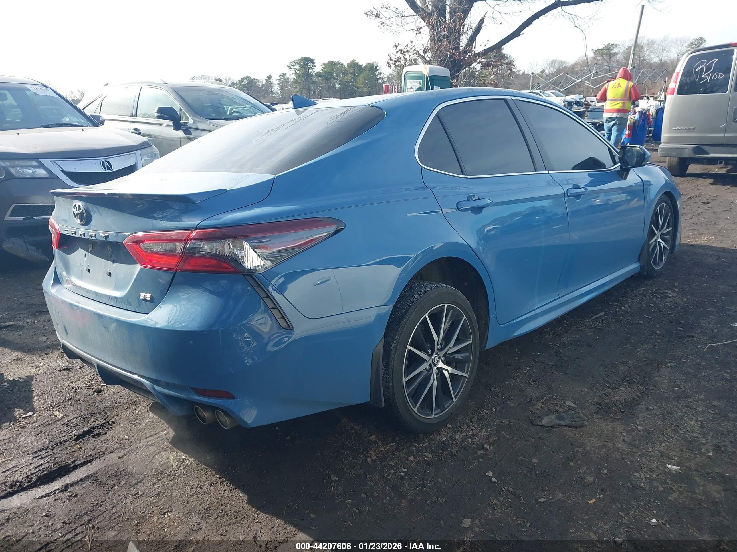 TOYOTA CAMRY image 4
