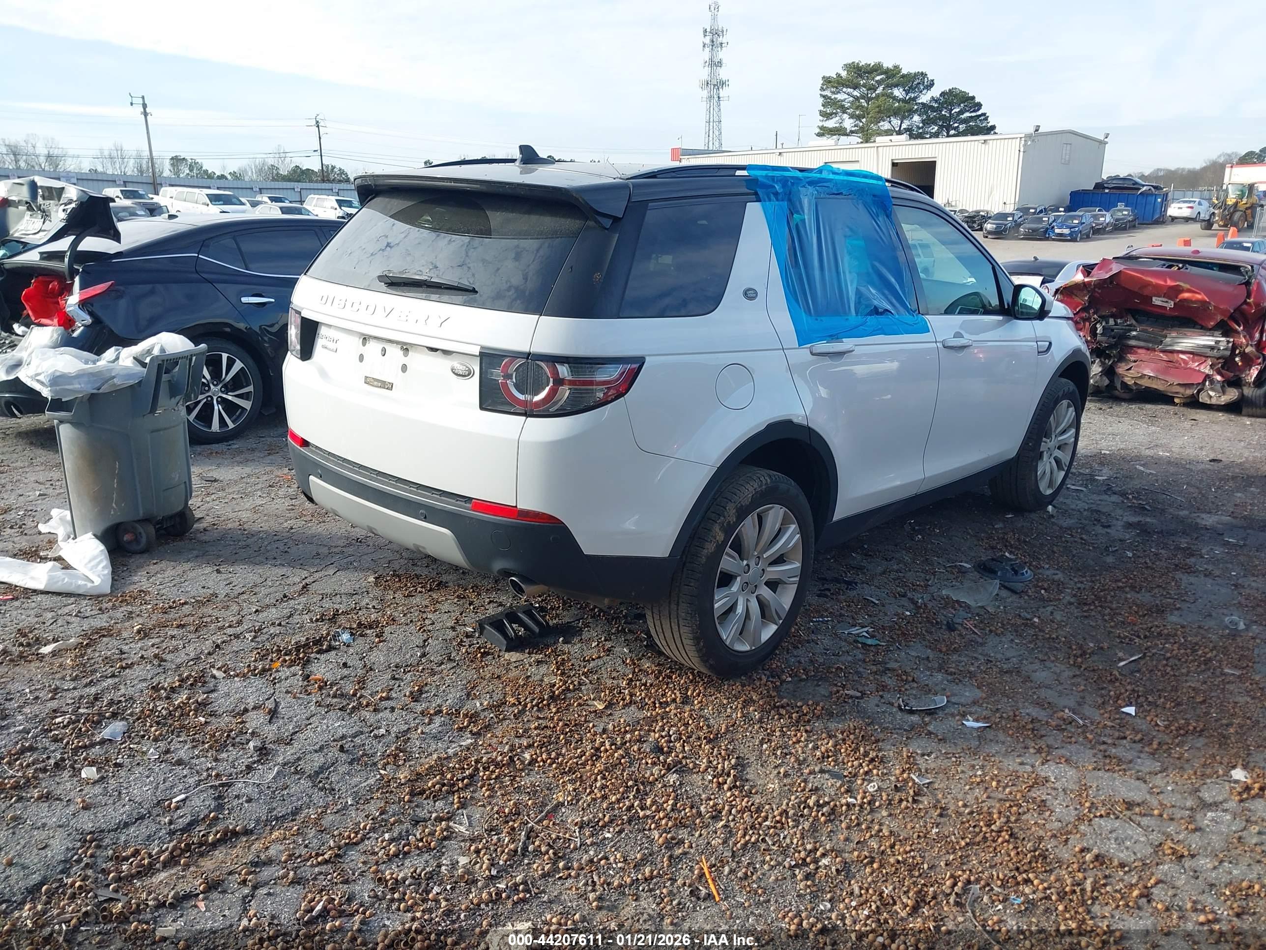 LAND ROVER image 4