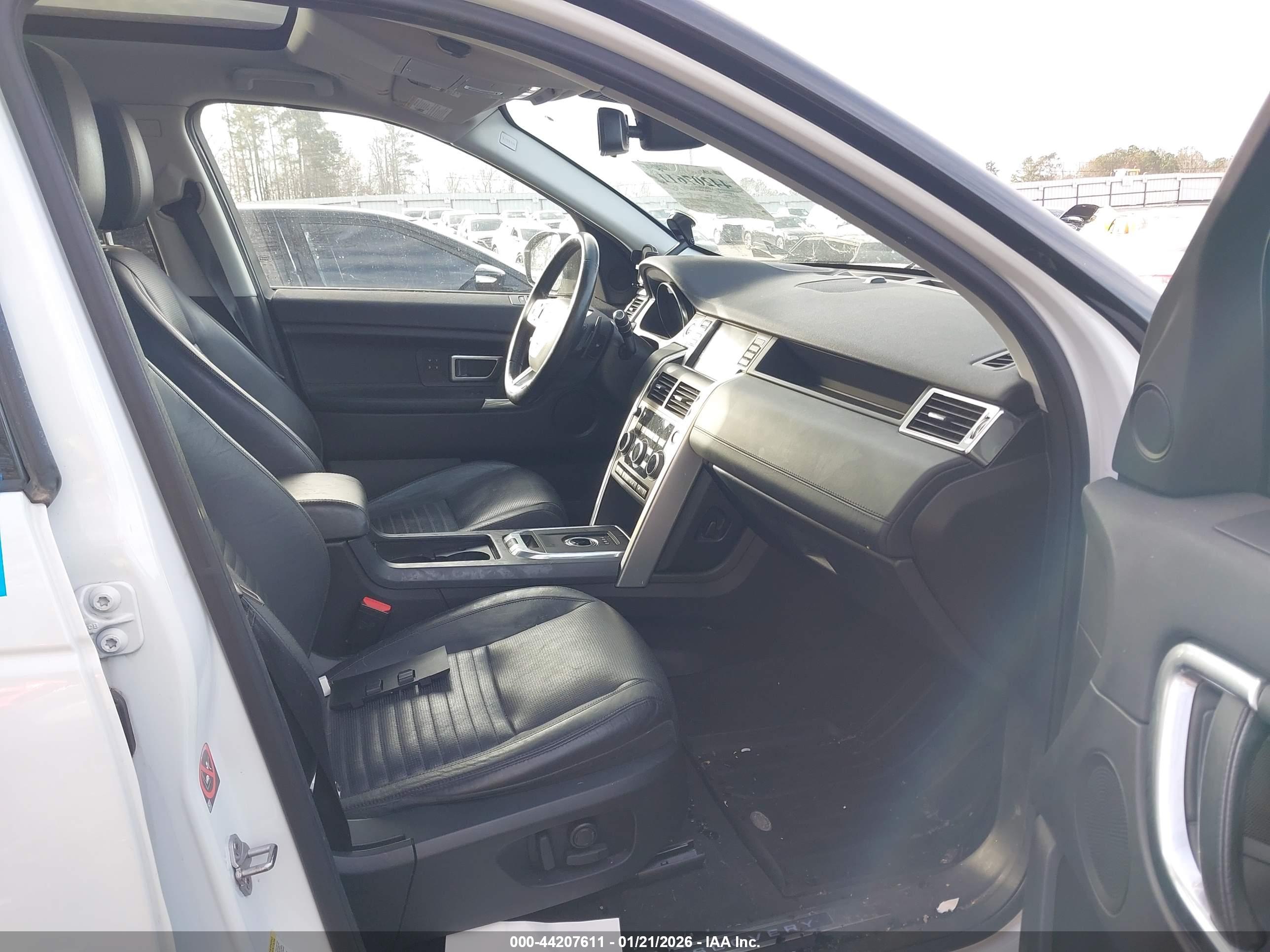 LAND ROVER image 5