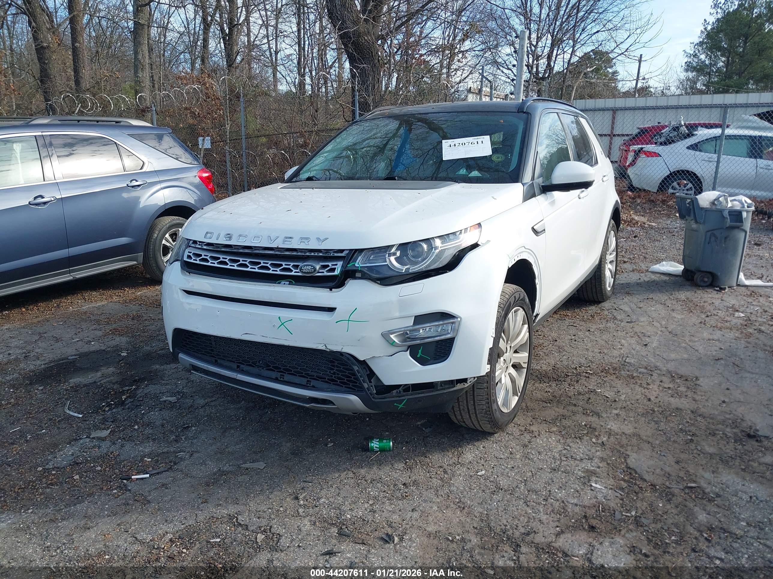 LAND ROVER image 6