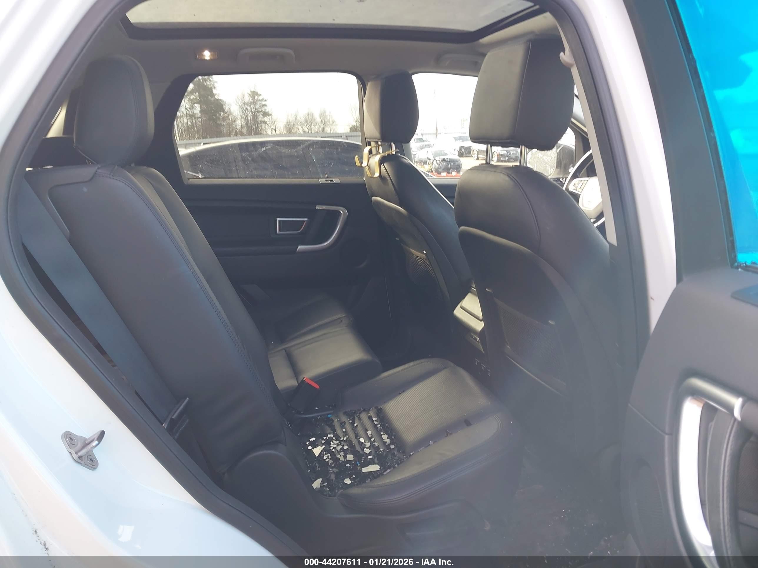 LAND ROVER image 8