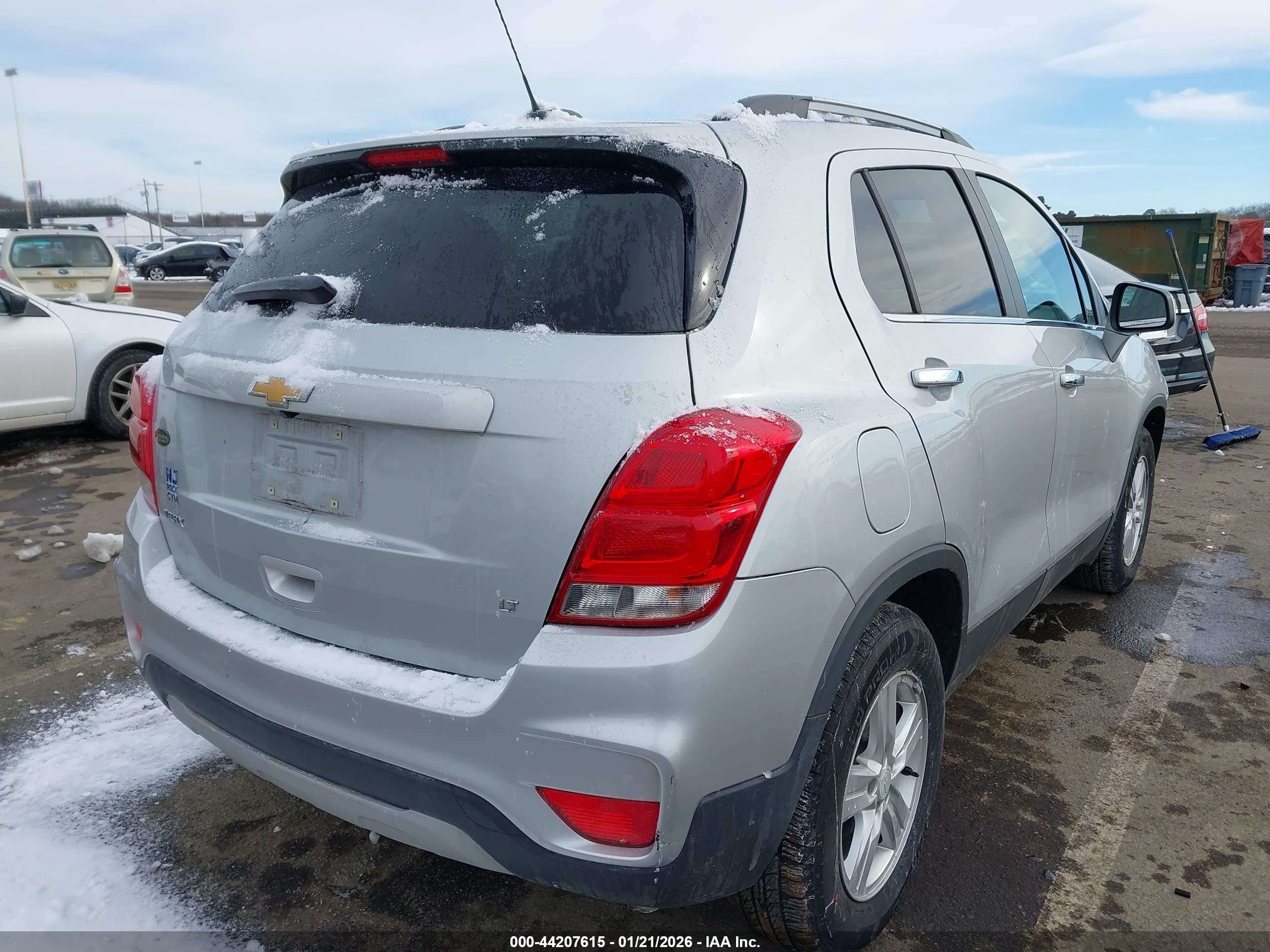 CHEVROLET TRAX image 4