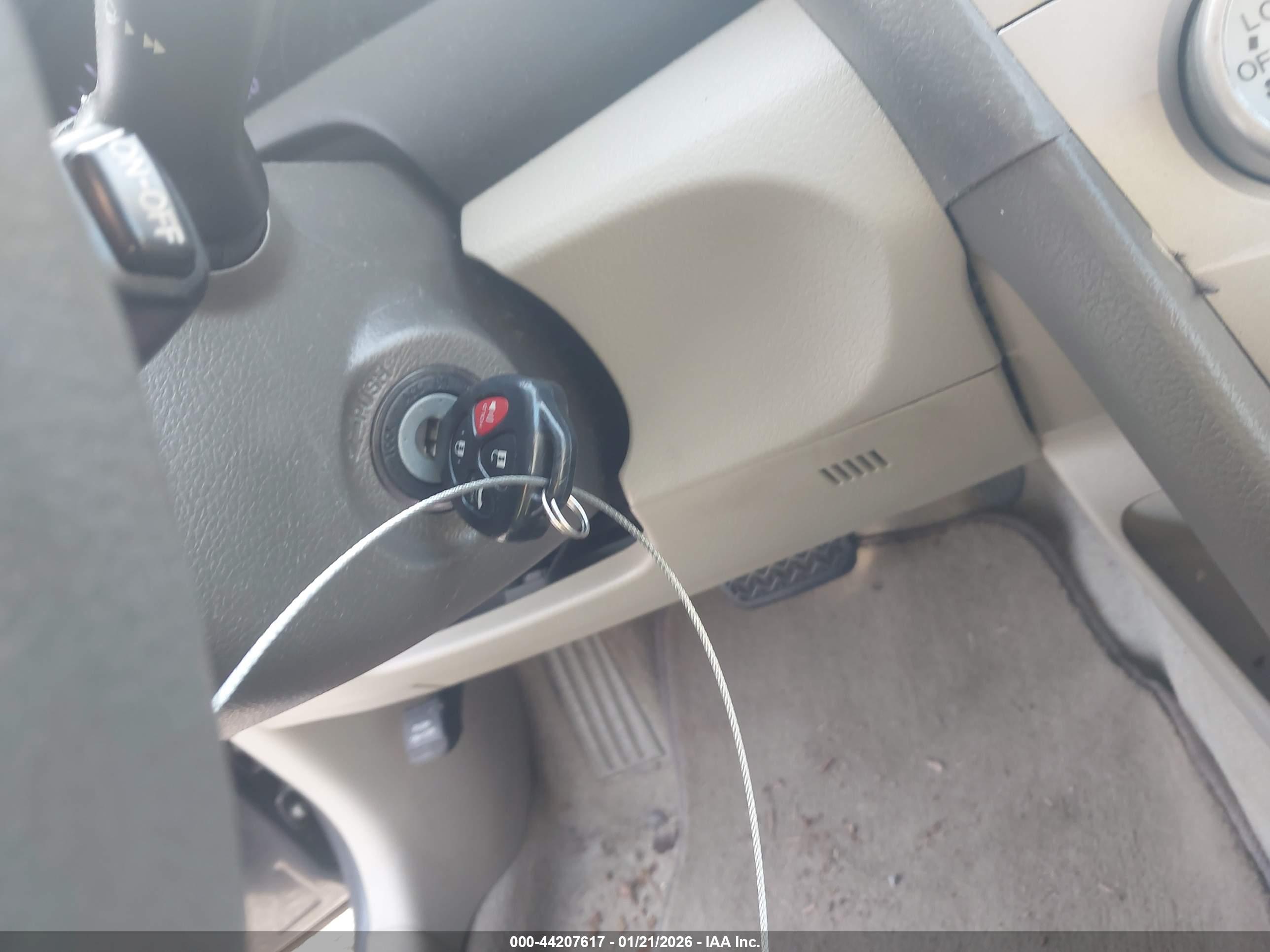 TOYOTA CAMRY image 11