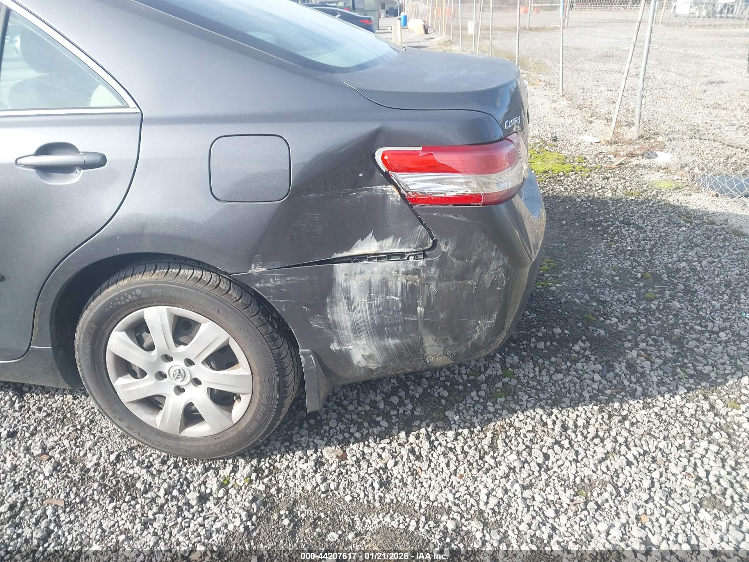 TOYOTA CAMRY image 6