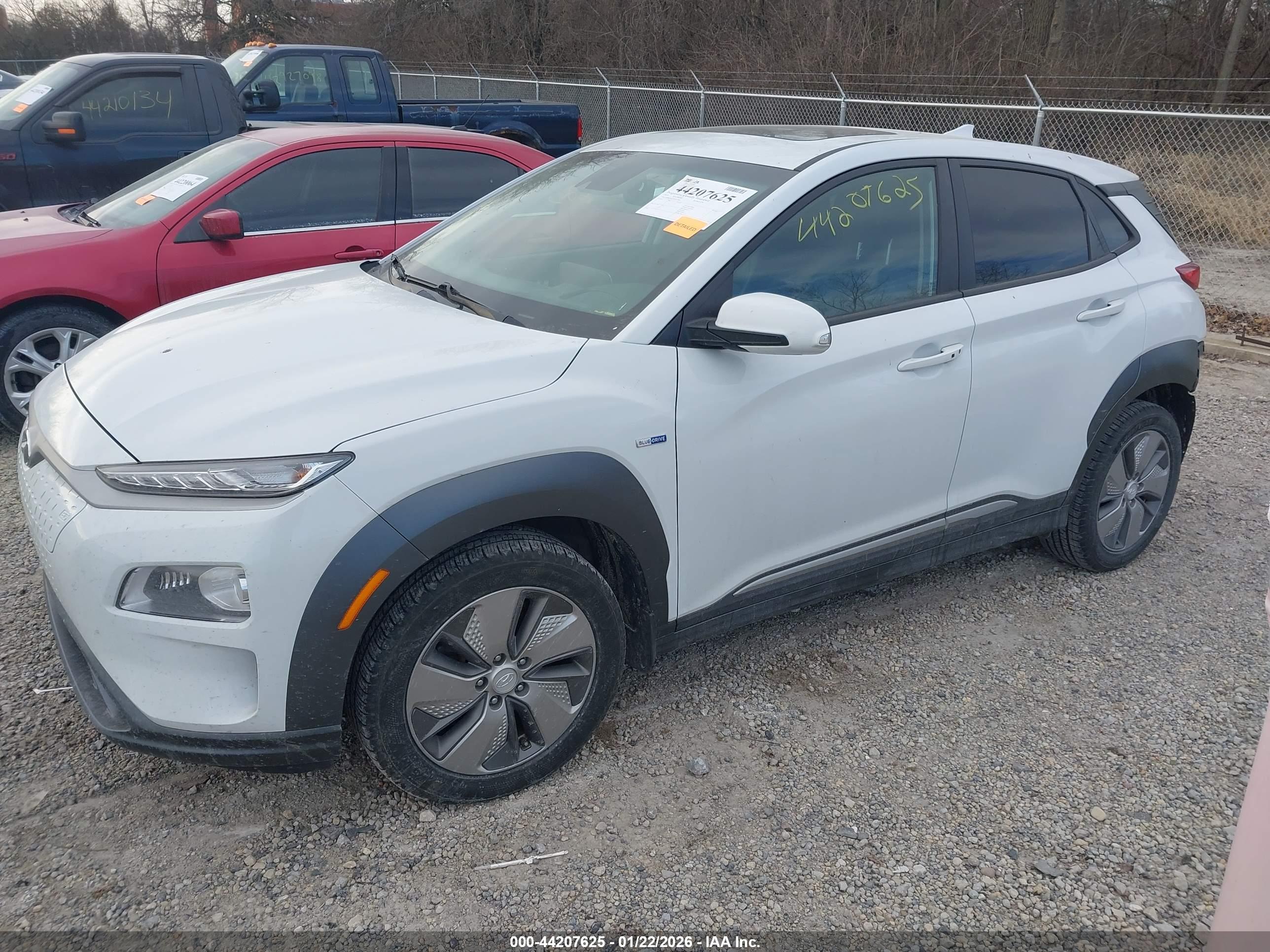 HYUNDAI KONA image 2