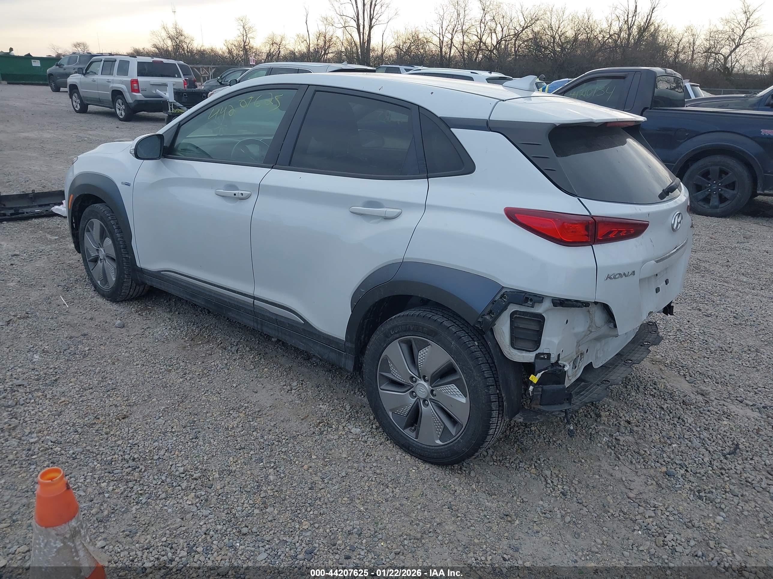 HYUNDAI KONA image 3