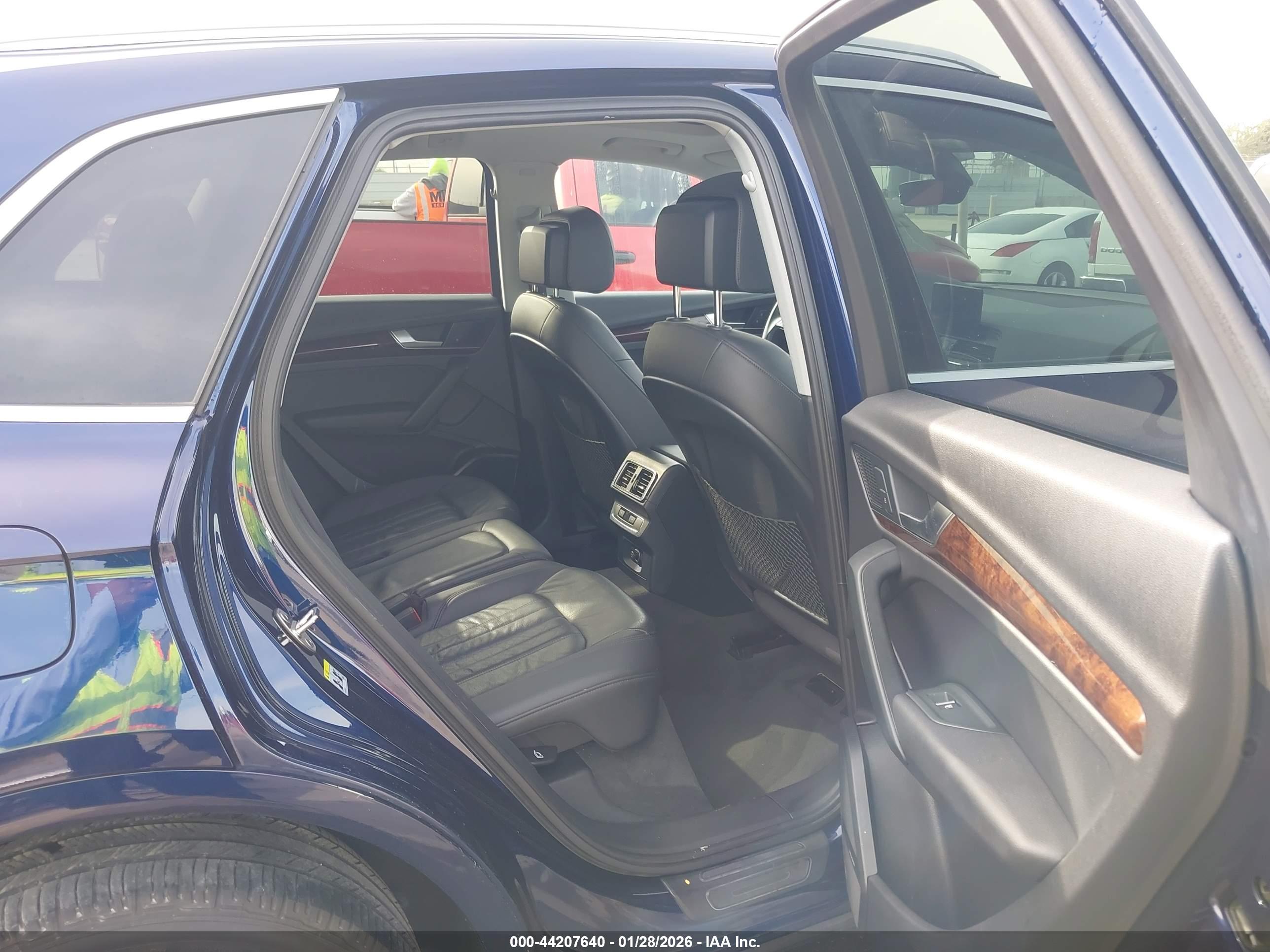 AUDI Q5 image 8