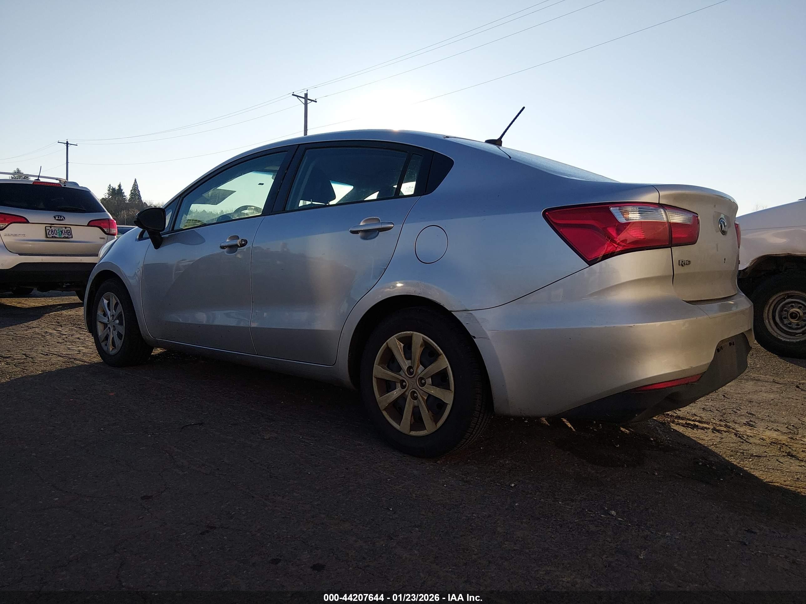 KIA RIO image 3