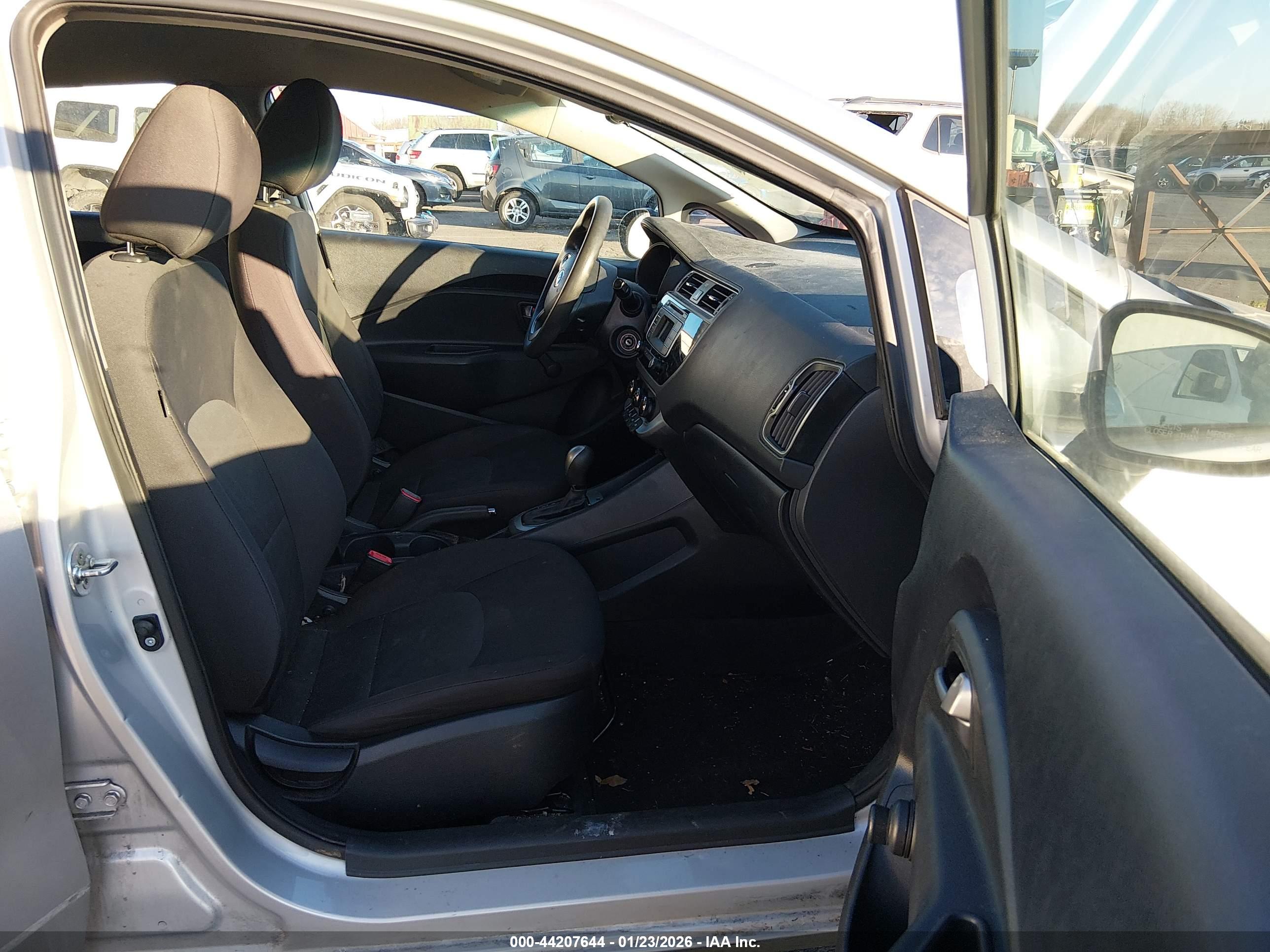 KIA RIO image 5