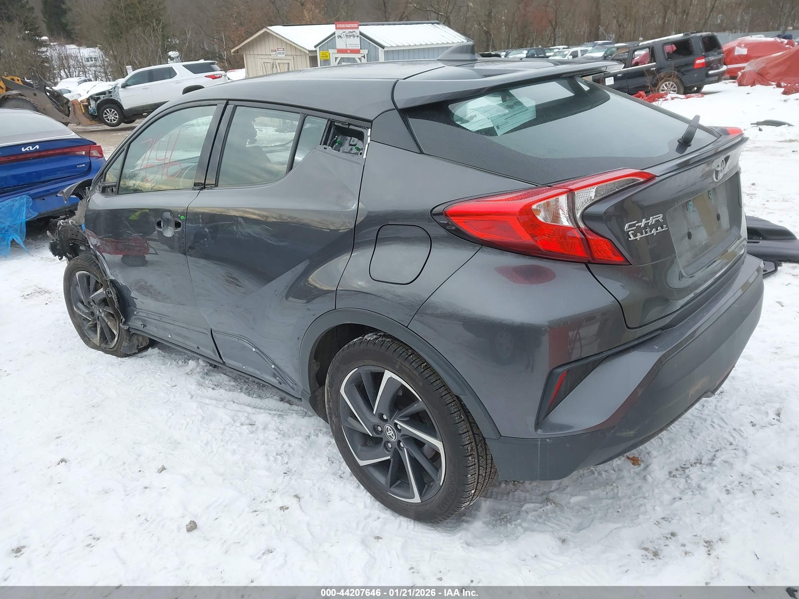 TOYOTA C-HR image 3