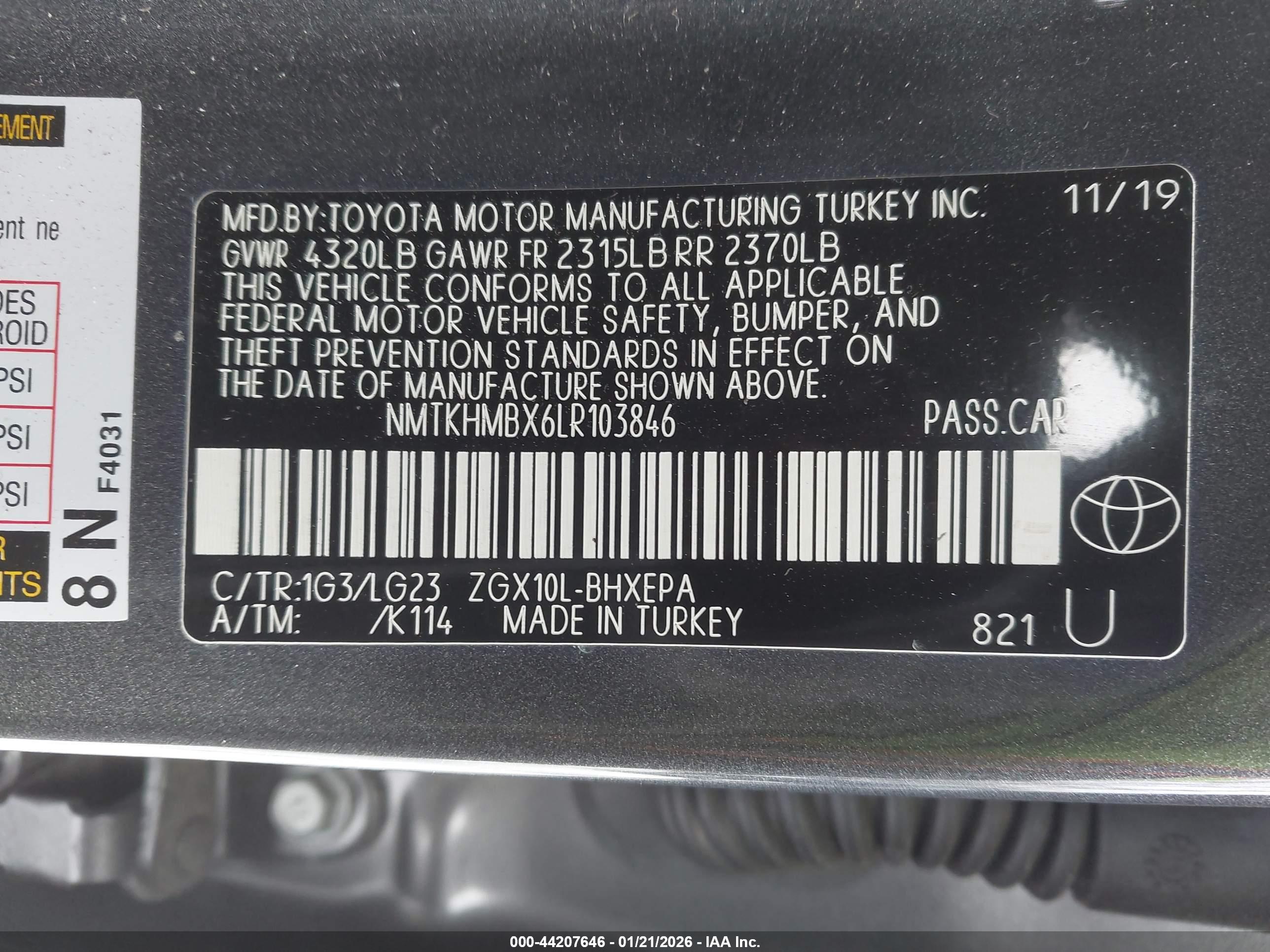 TOYOTA C-HR image 9