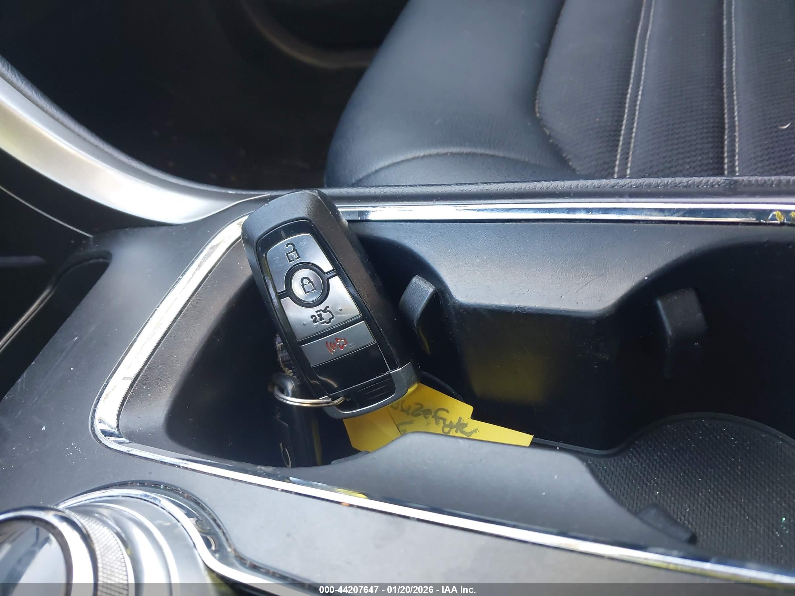 FORD FUSION image 11