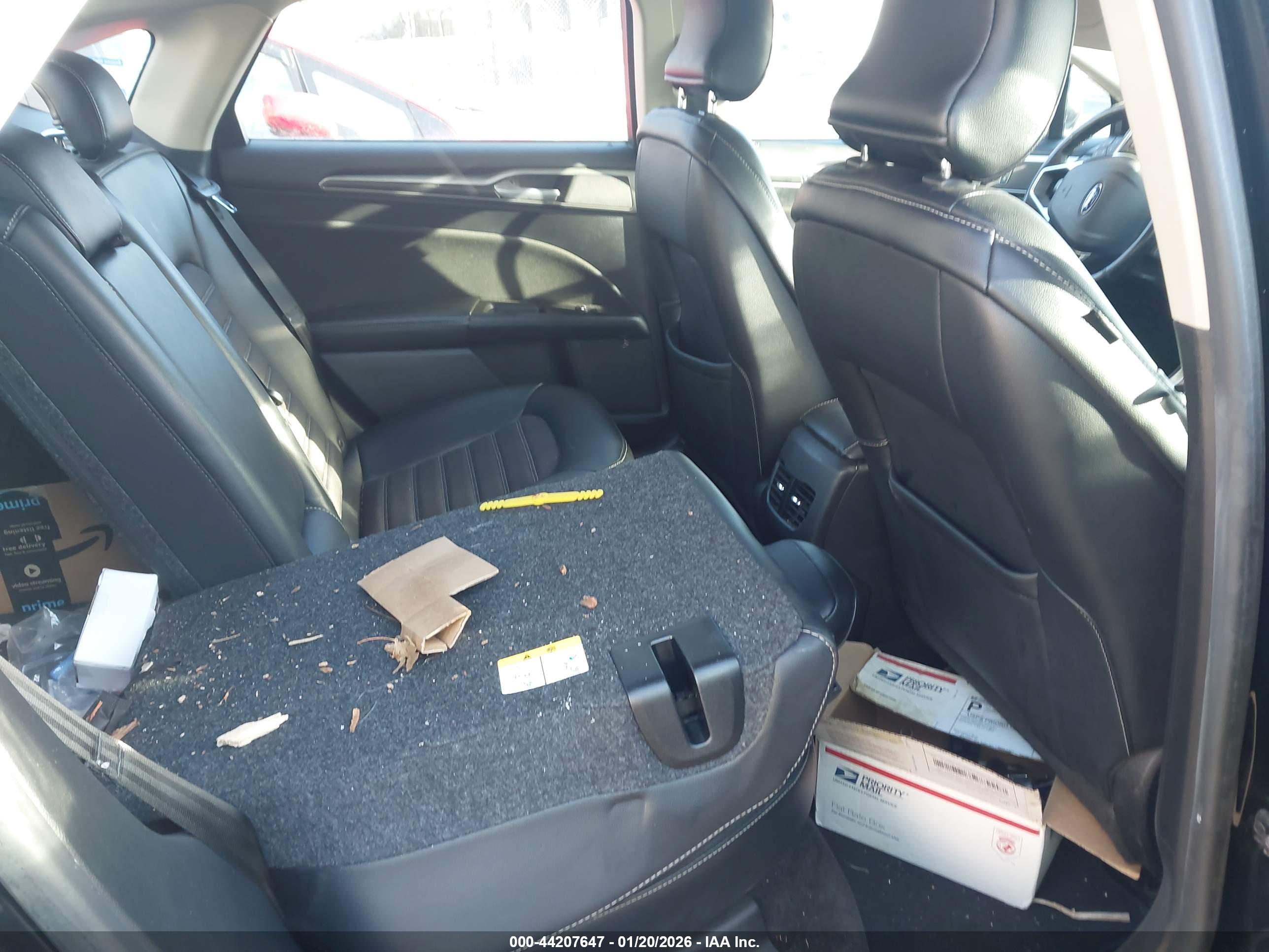 FORD FUSION image 8