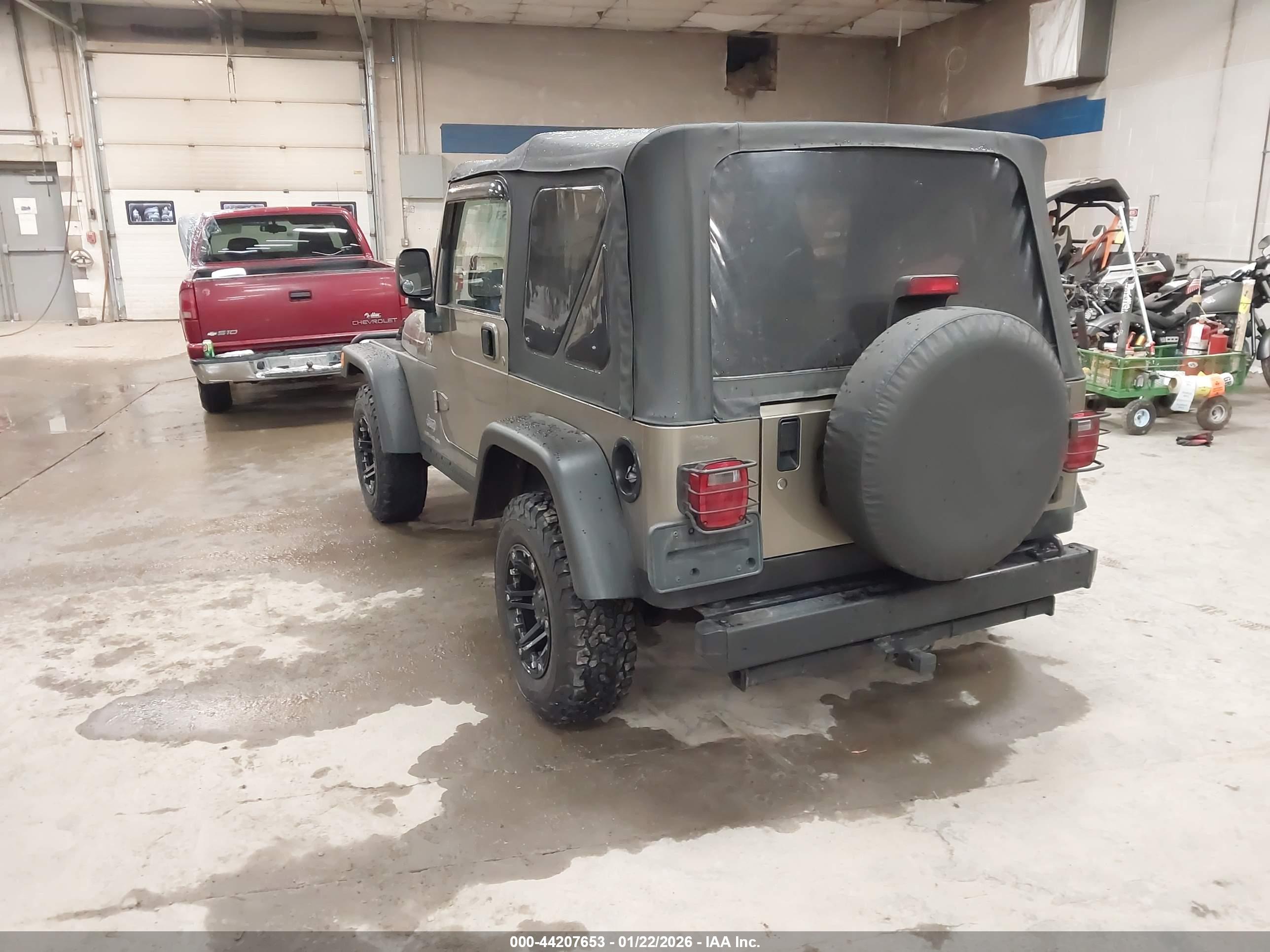 JEEP WRANGLER image 3