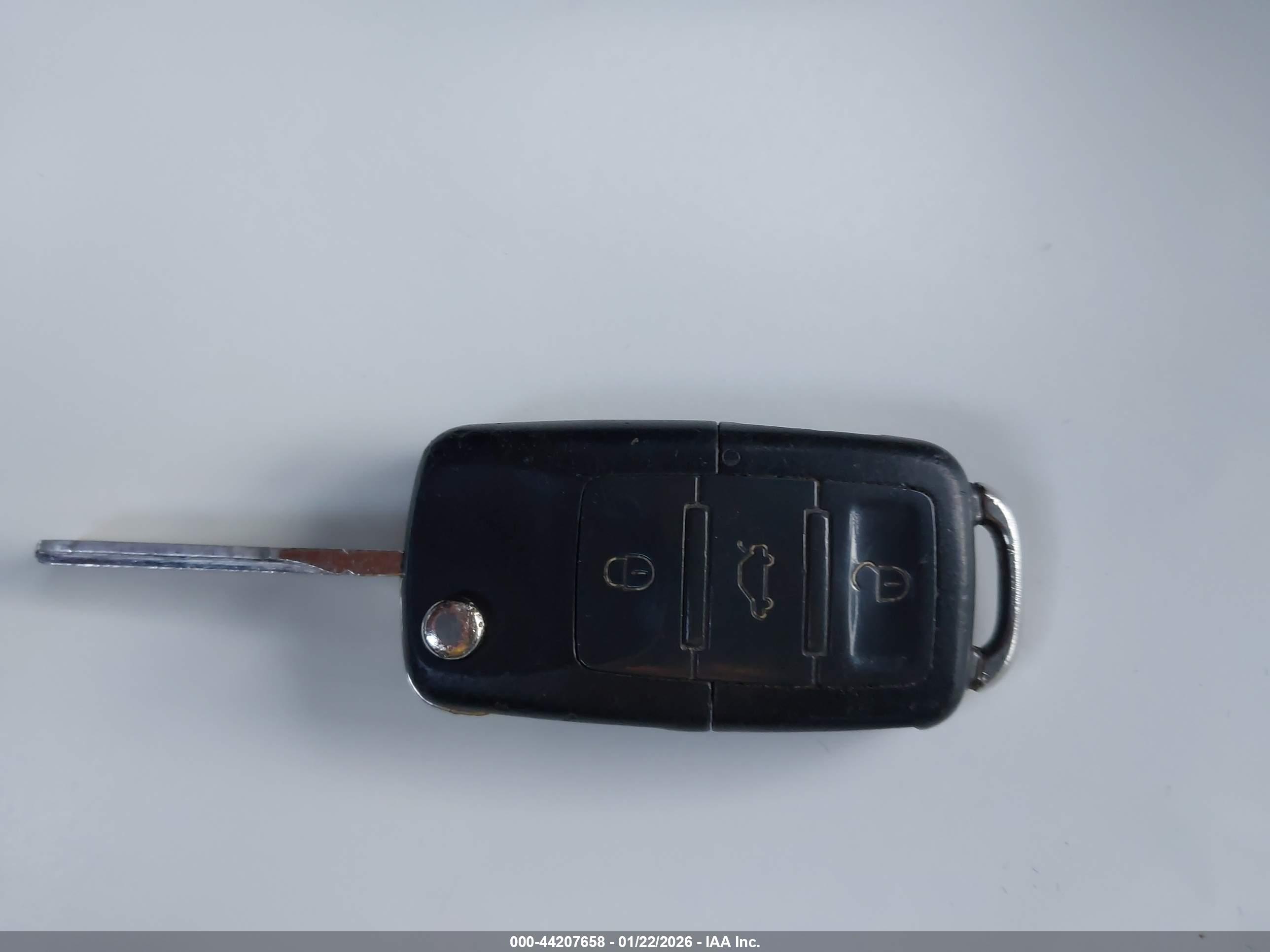 VOLKSWAGEN GTI image 11