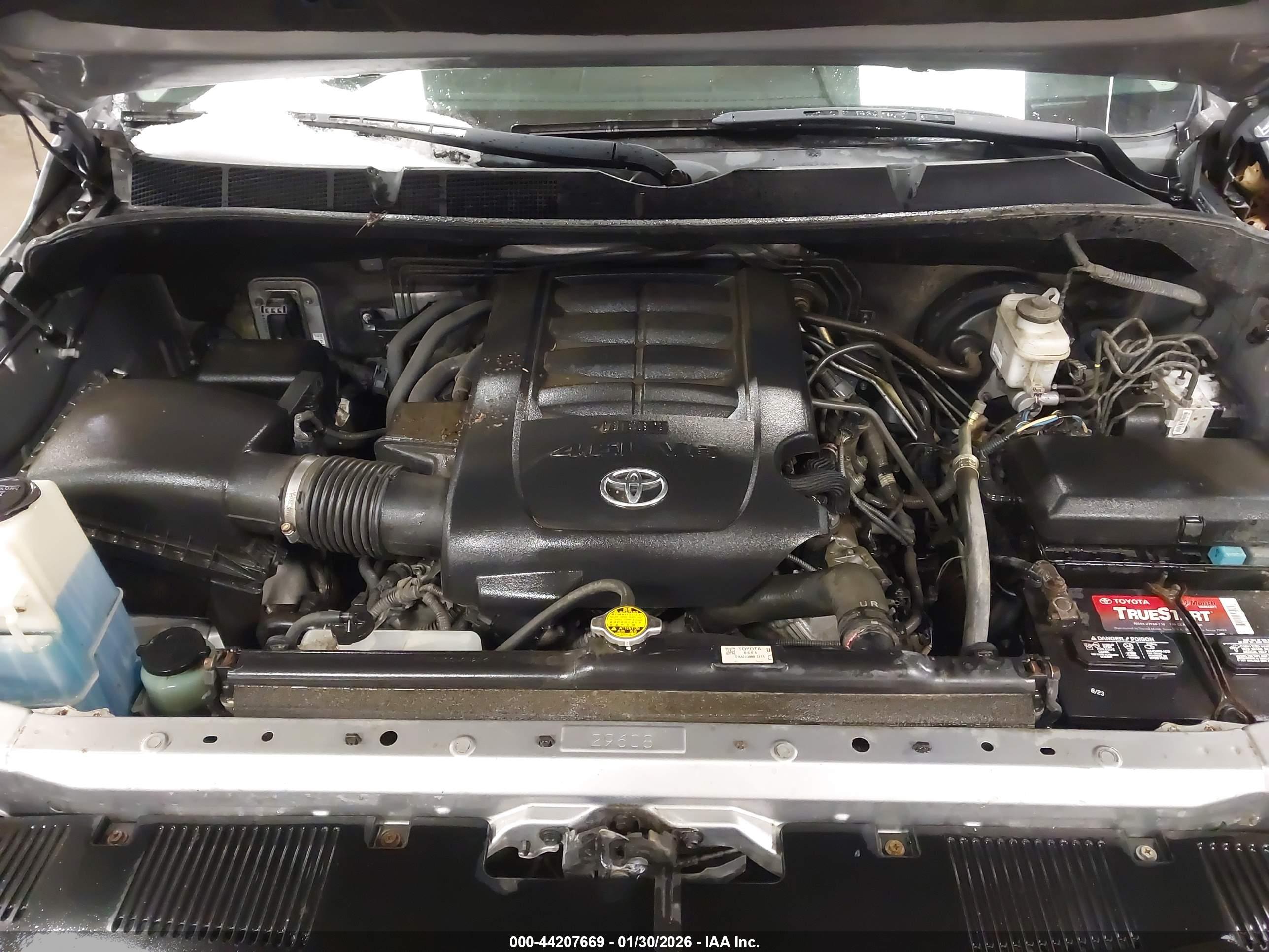 TOYOTA TUNDRA image 10