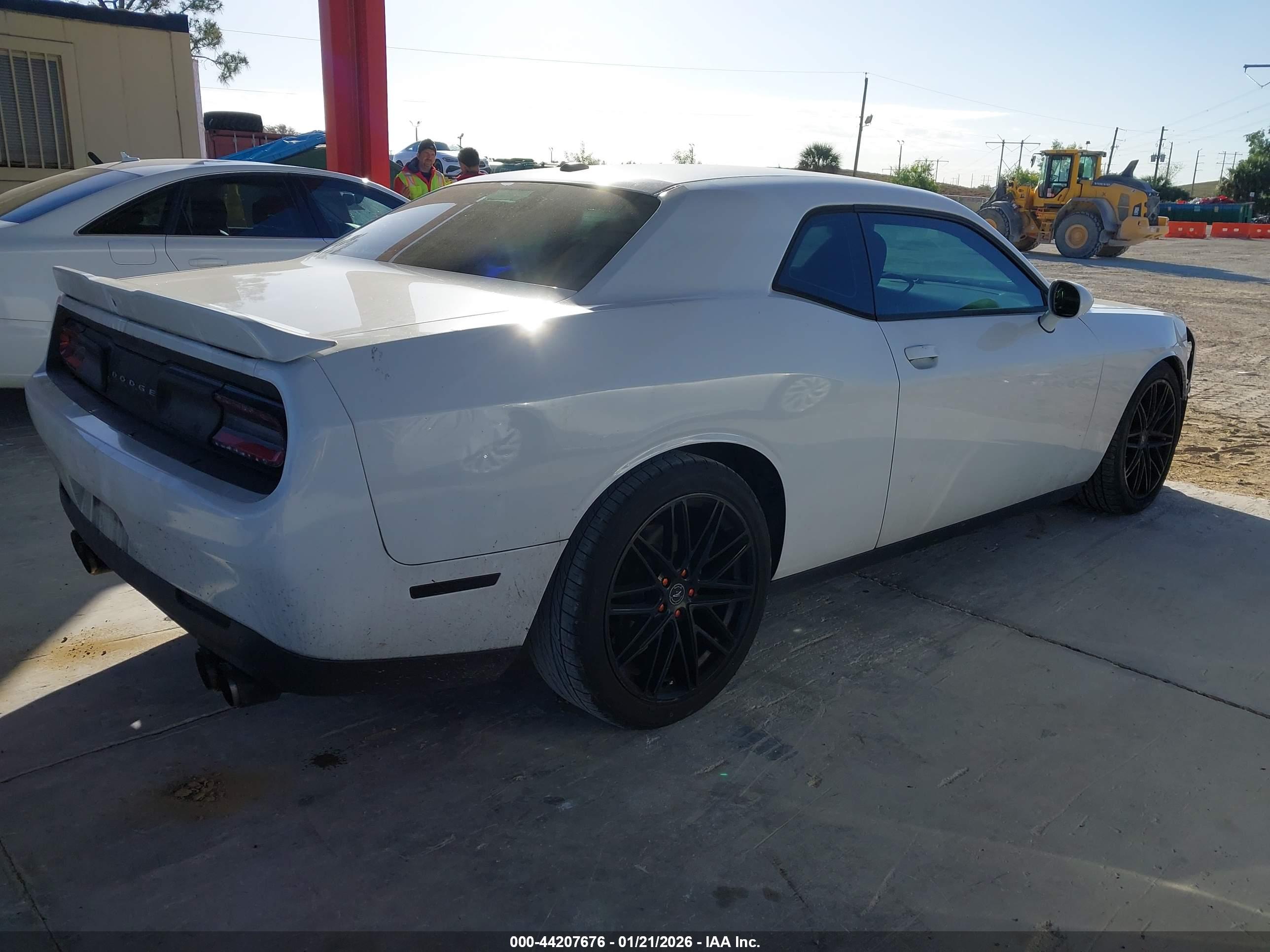 DODGE CHALLENGER image 4