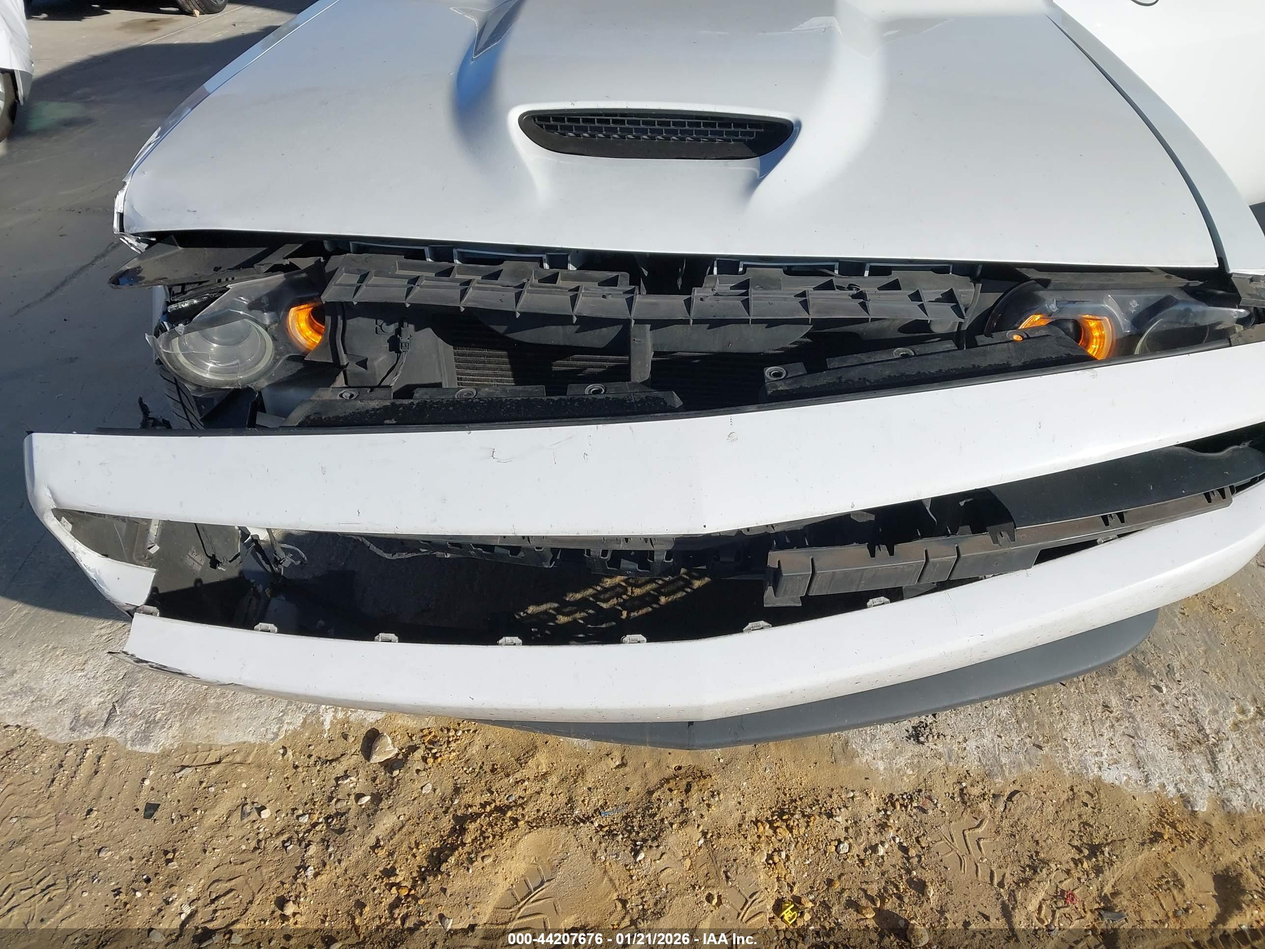DODGE CHALLENGER image 6