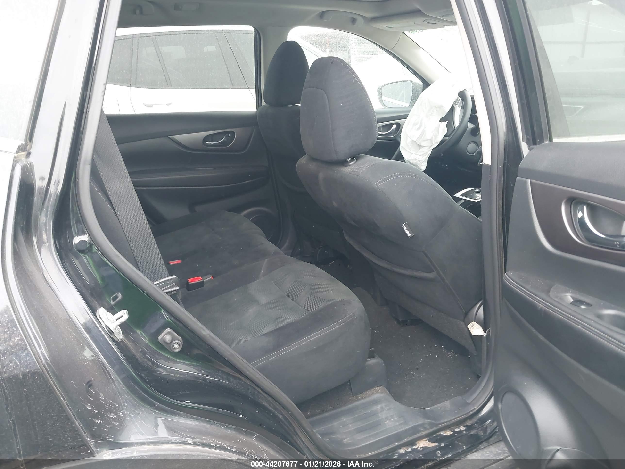 NISSAN ROGUE image 8