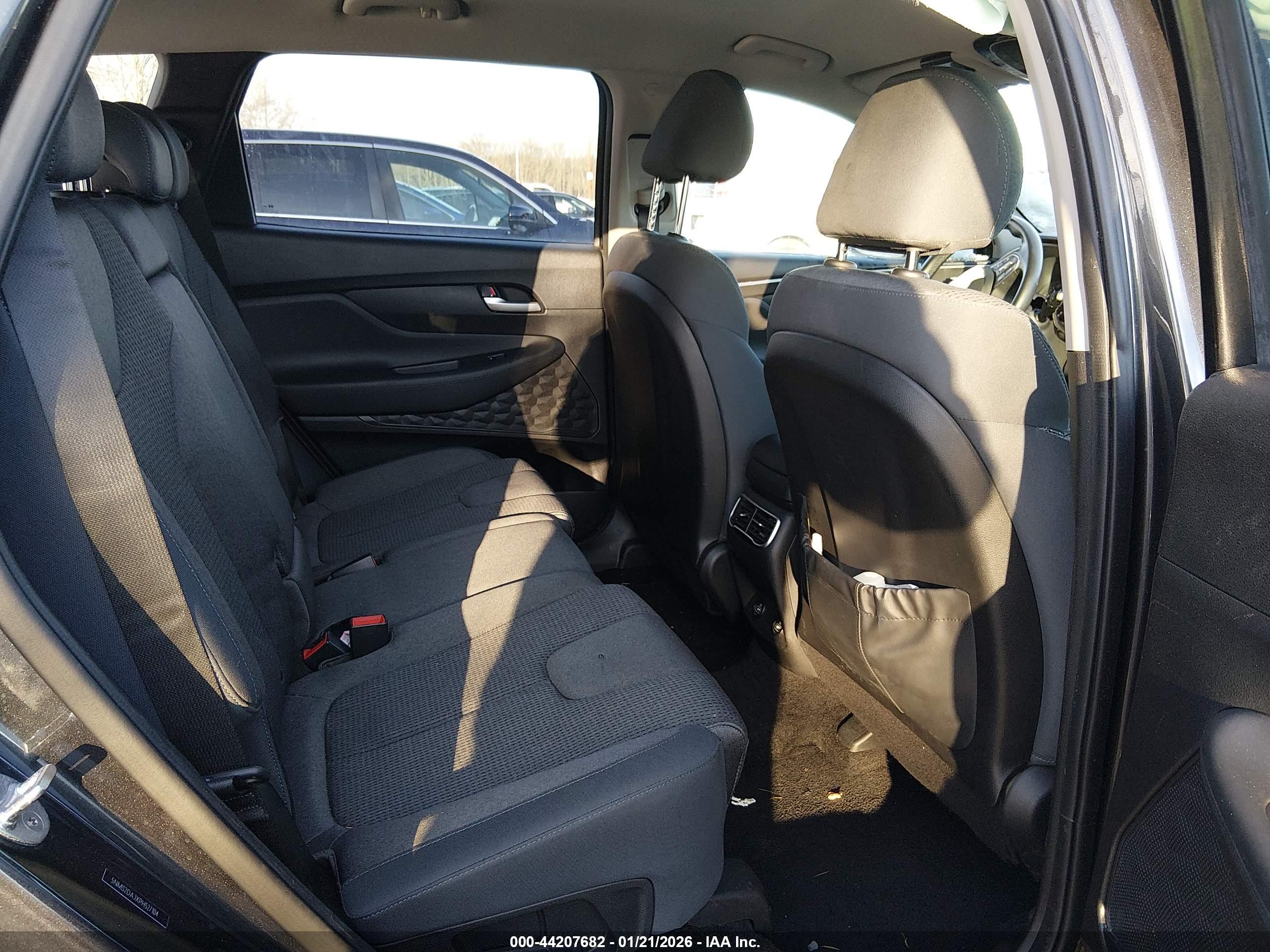 HYUNDAI SANTA image 8