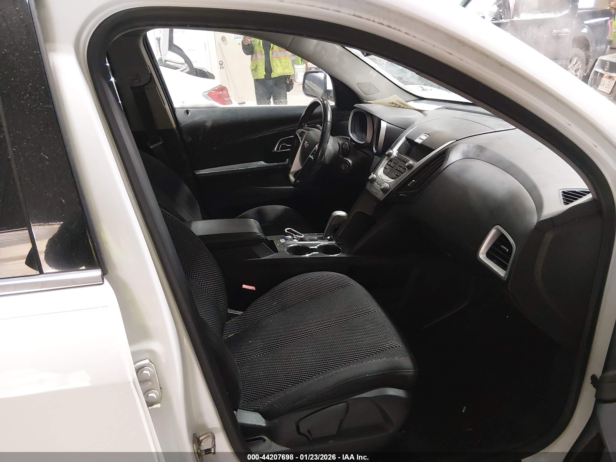 CHEVROLET EQUINOX image 5