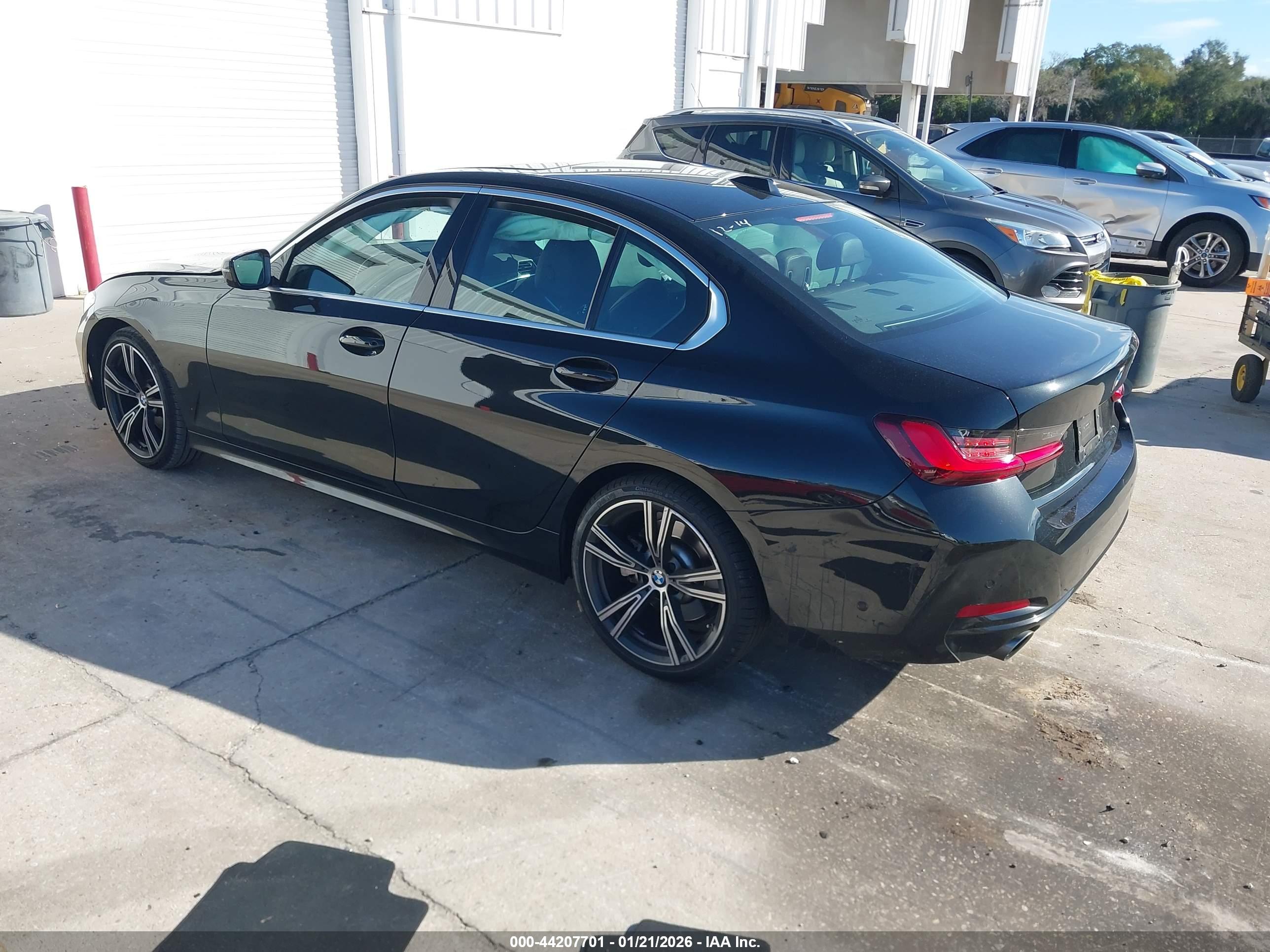 BMW 330I image 3