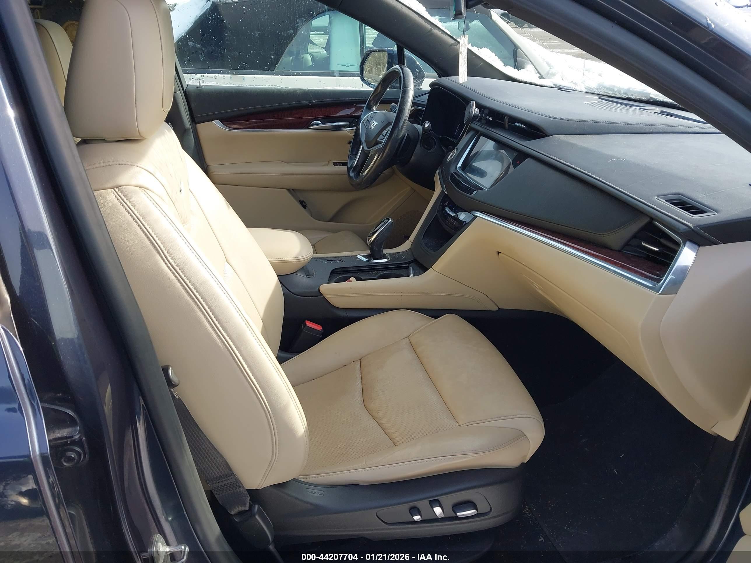 CADILLAC XT5 image 5