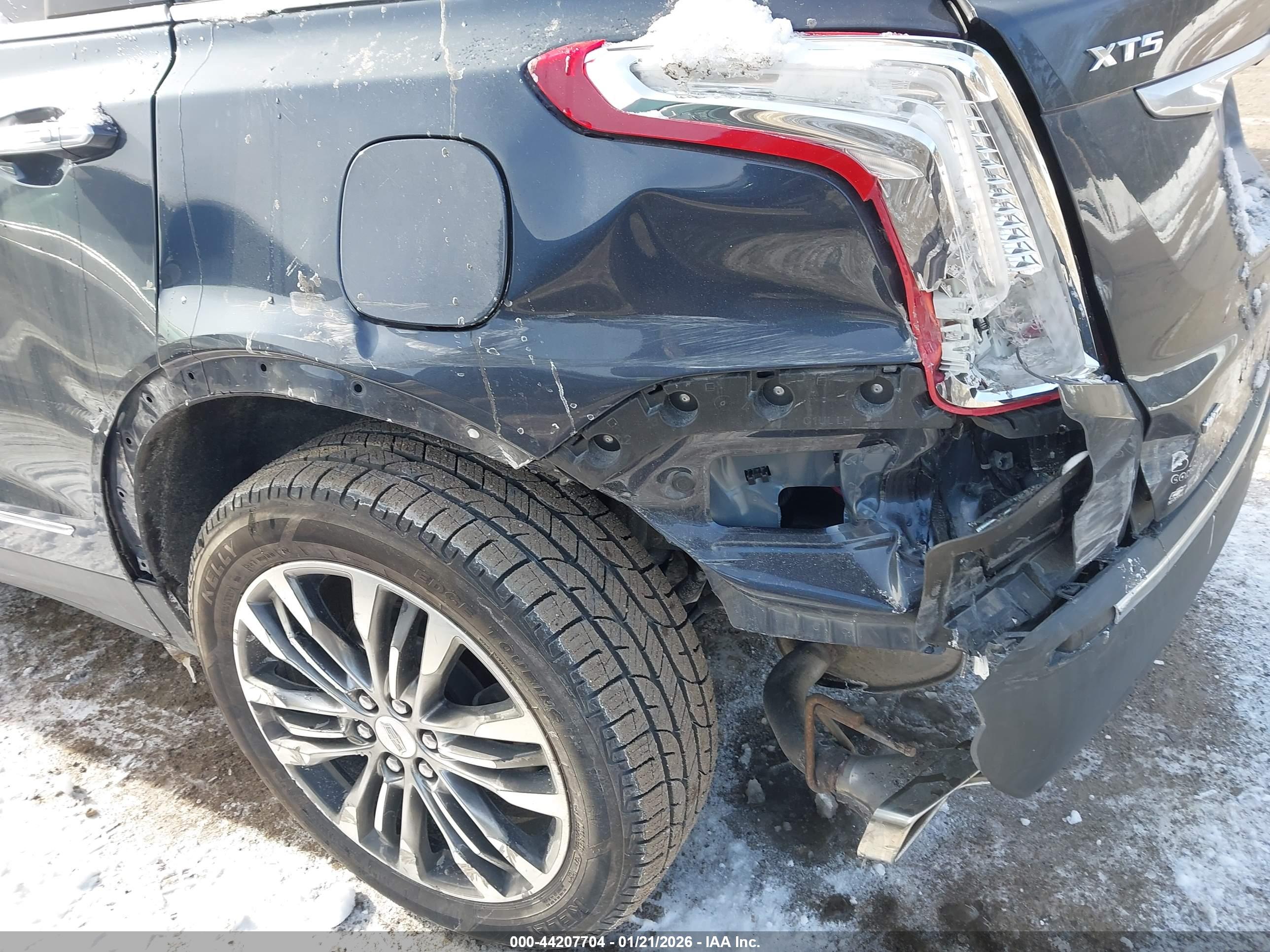 CADILLAC XT5 image 6