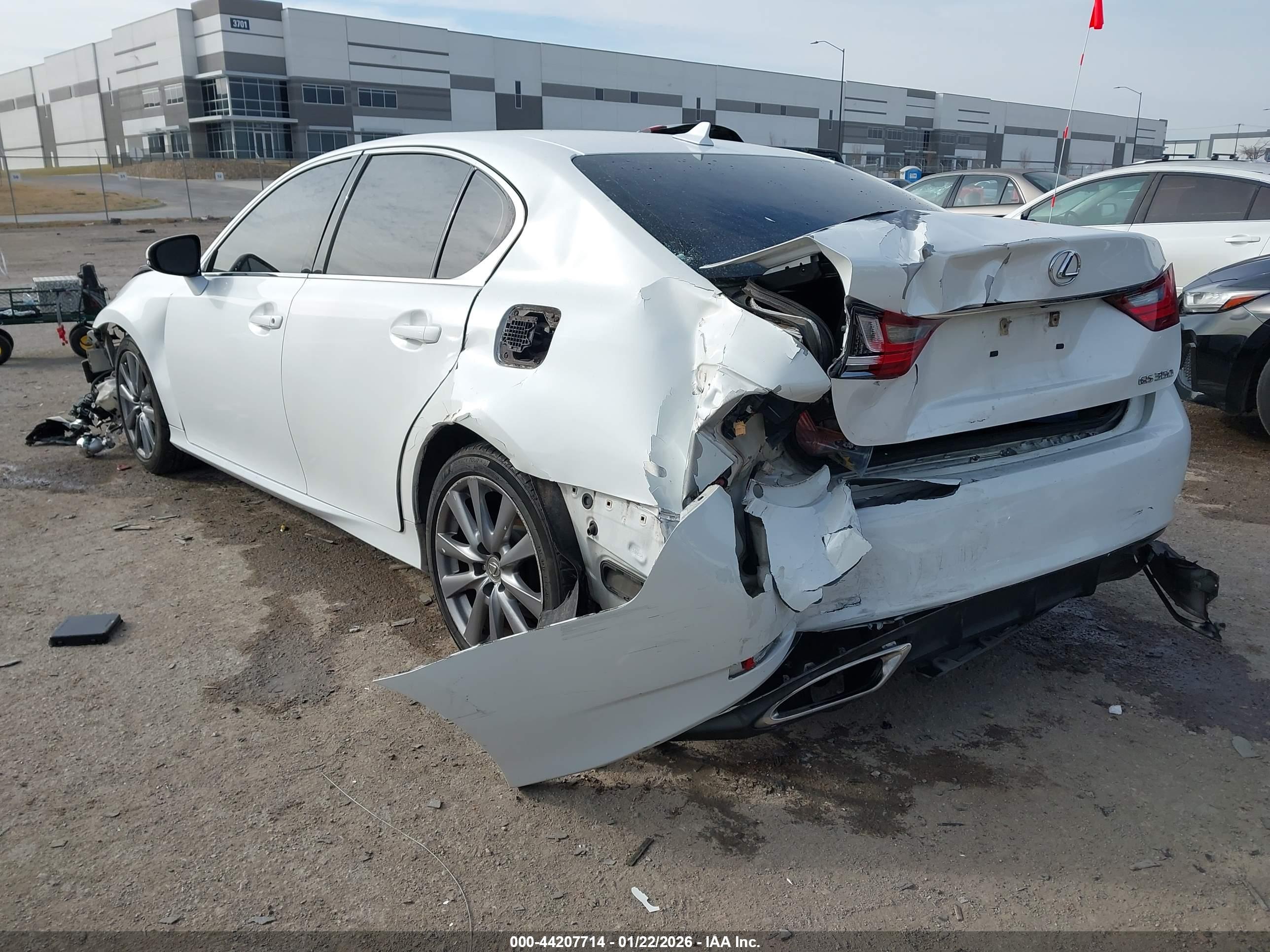 LEXUS GS image 3