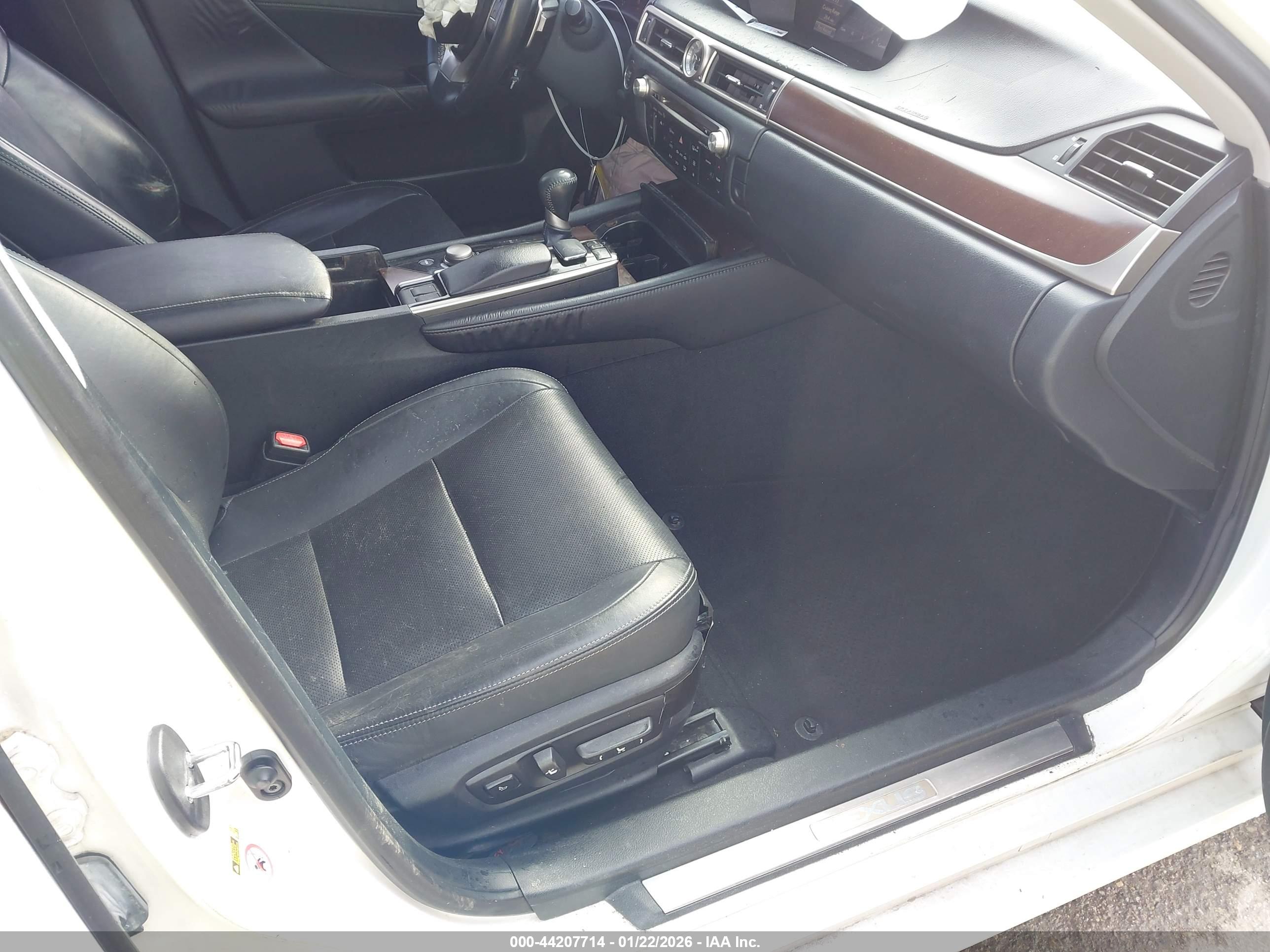 LEXUS GS image 5