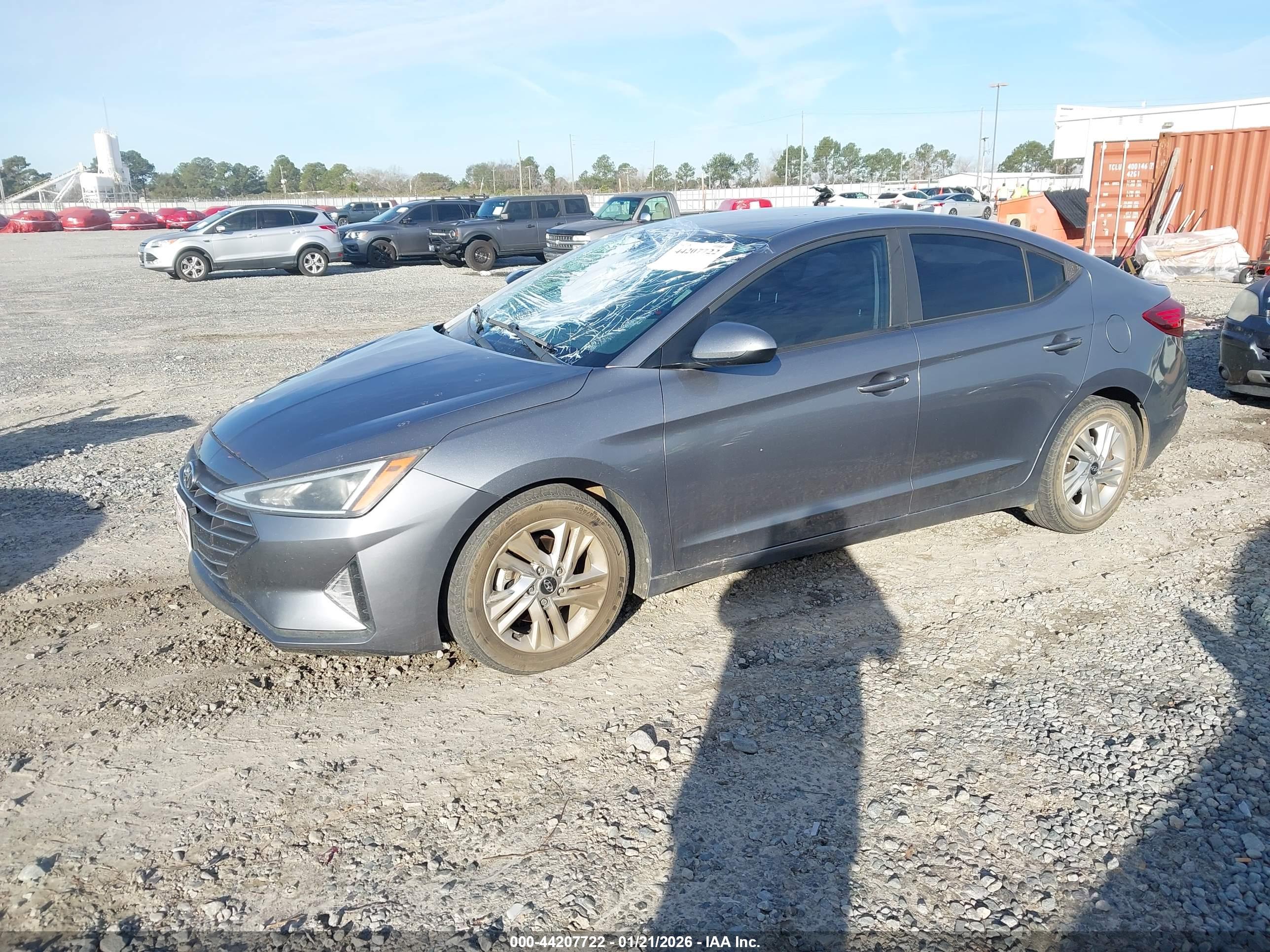 HYUNDAI ELANTRA image 2
