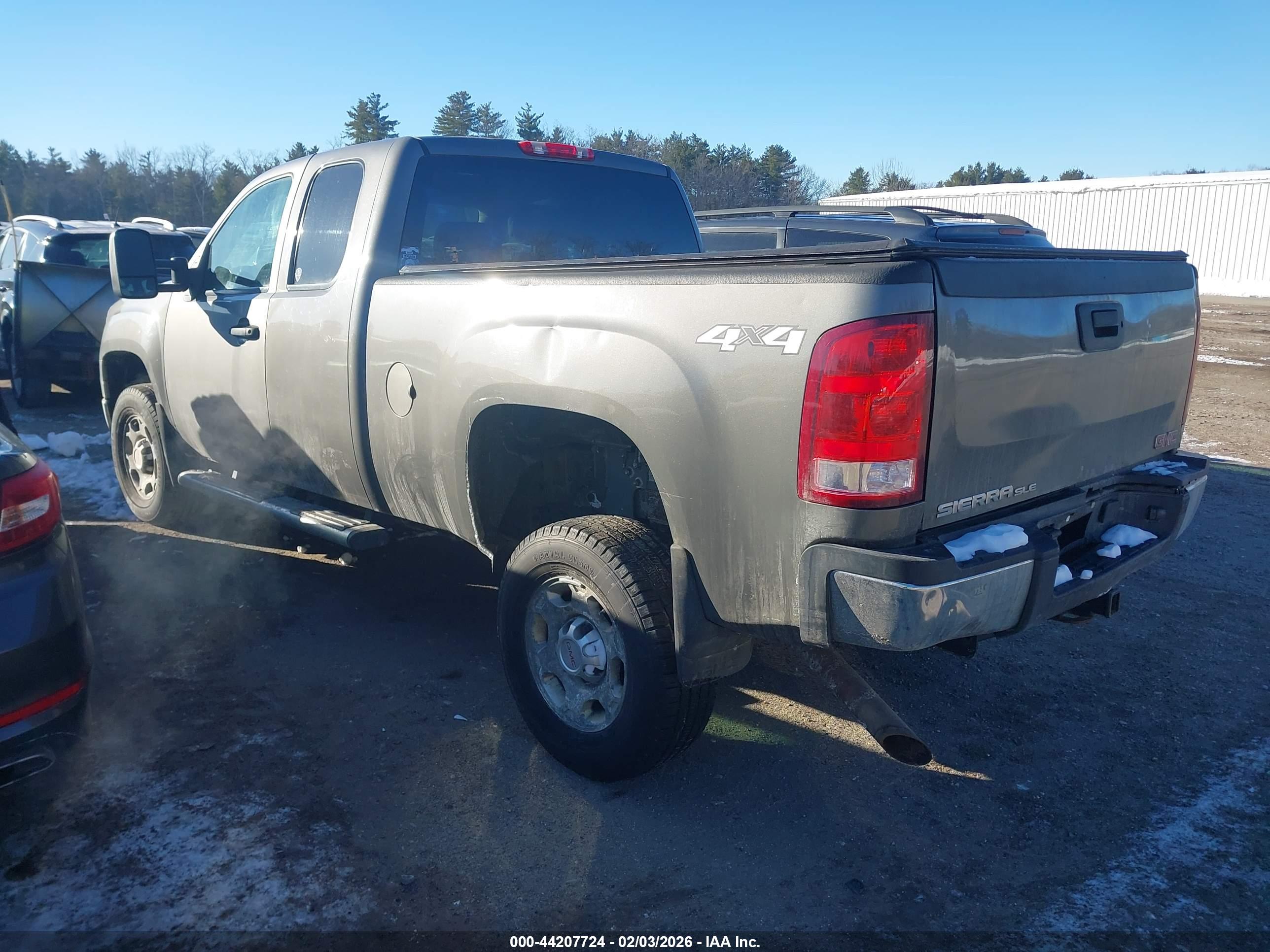 GMC SIERRA image 3