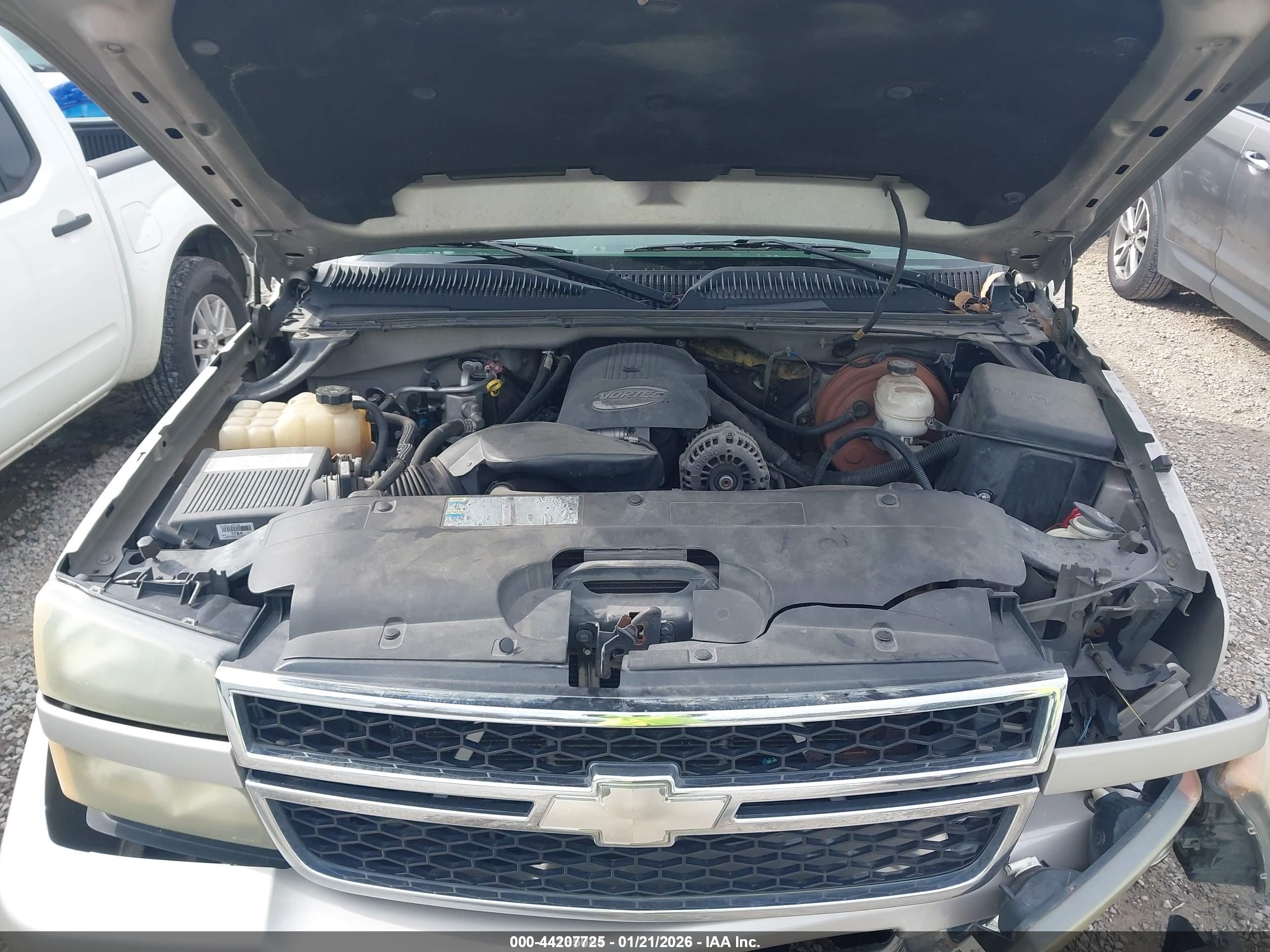 CHEVROLET SILVERADO image 10
