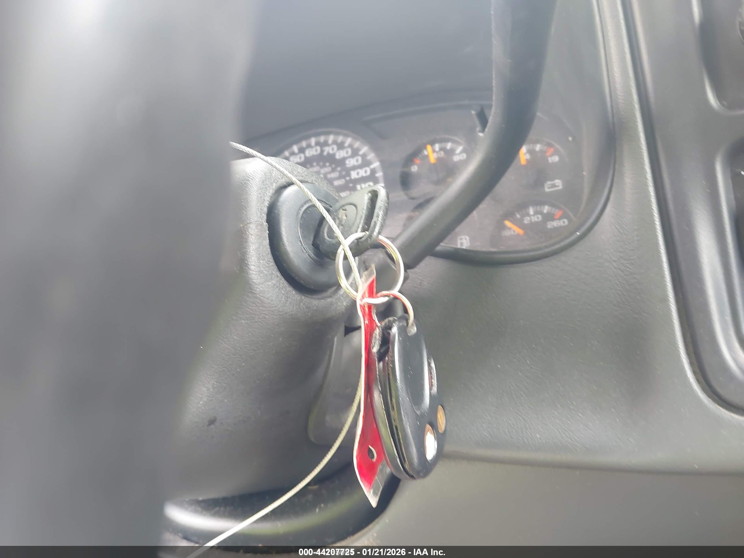 CHEVROLET SILVERADO image 11